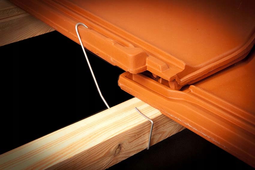 IVT SPINKA DO DACHÓWKI CERAMICZNEJ 435 40x230mm Producent IVT