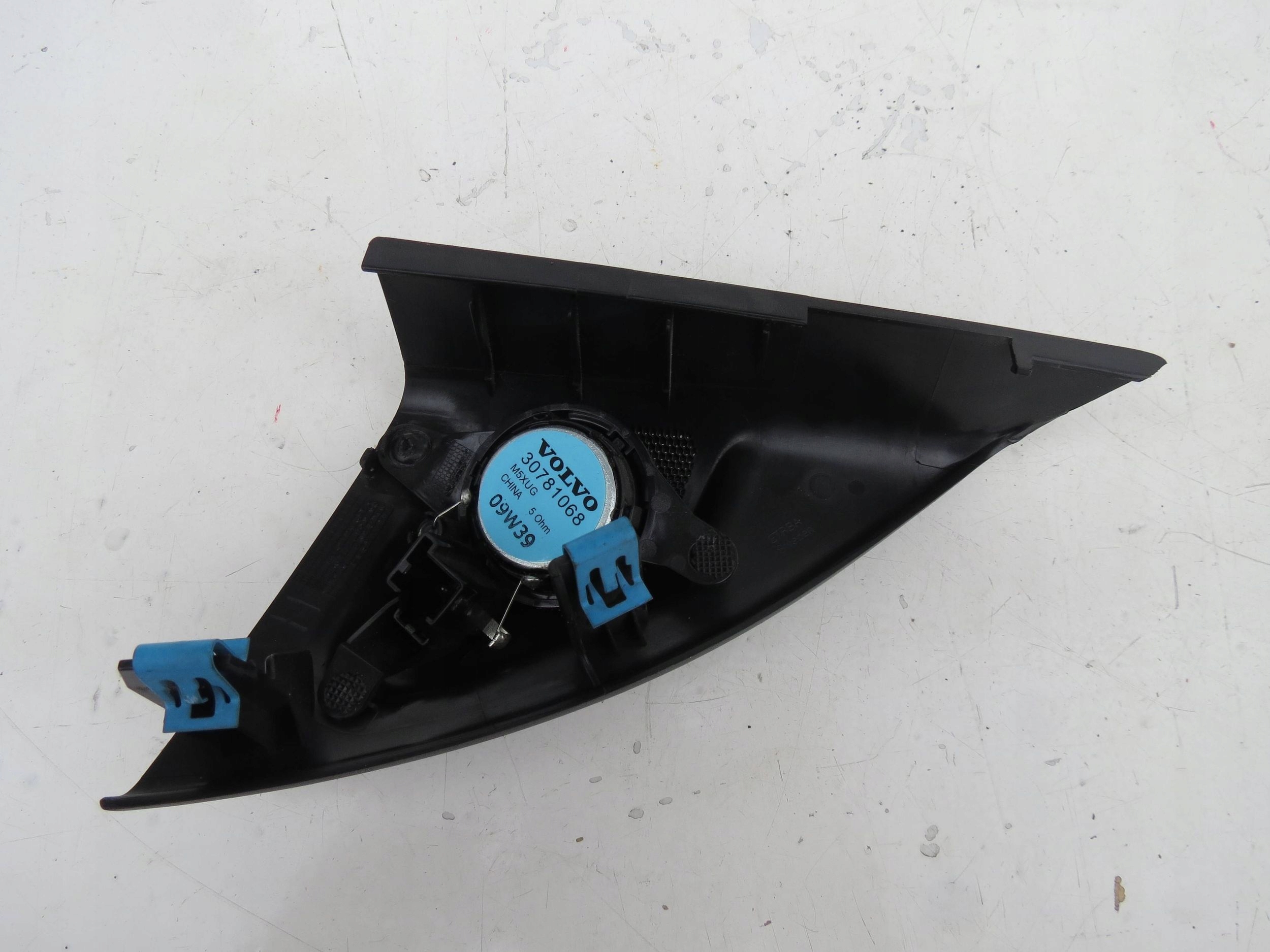 speaker right front VOLVO V70 lll 3.2 B R6 243 KM 07-16r 30781068