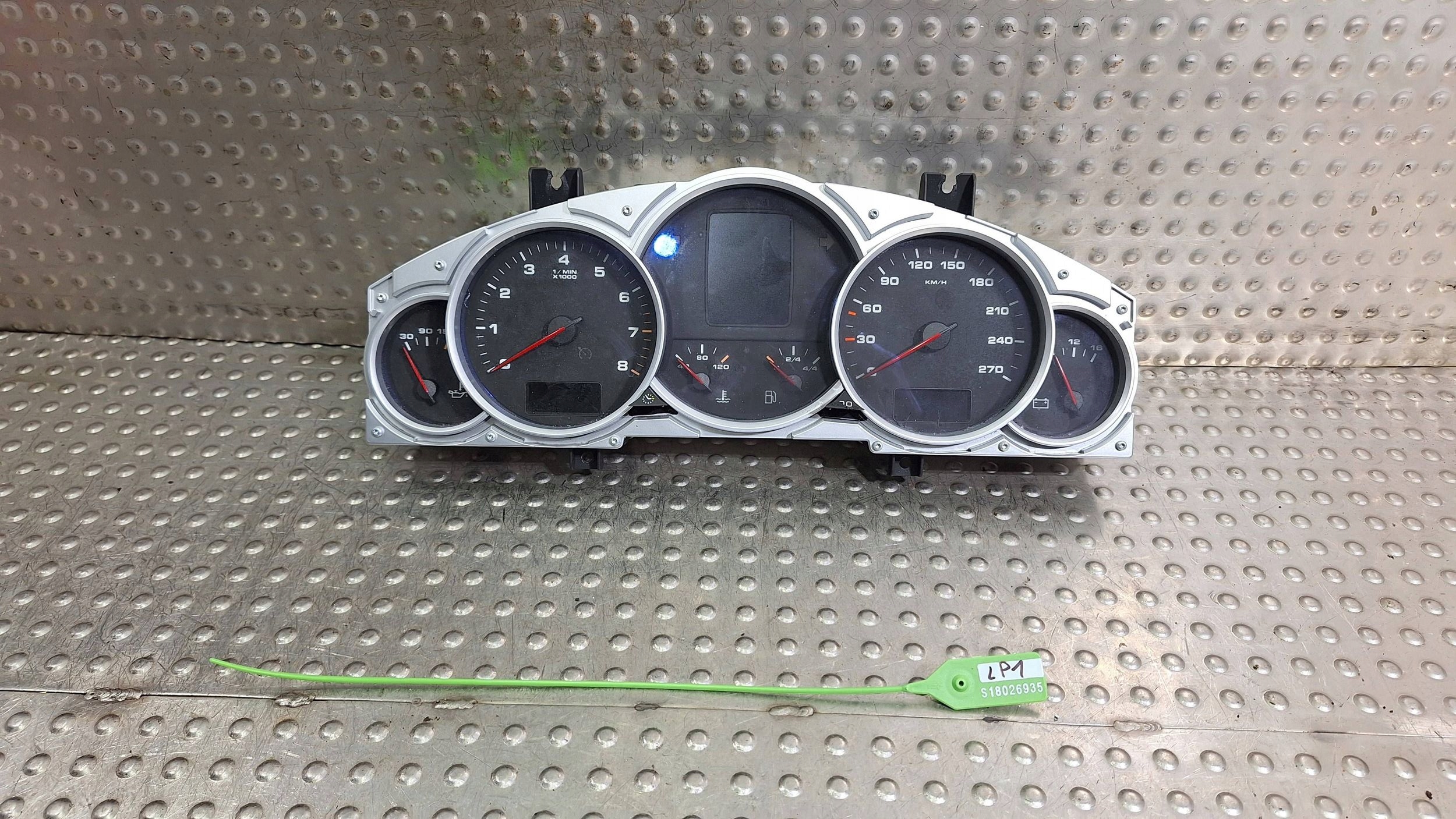 dials dials PREDKOSCIOMIERZ 7L5920875C PORSCHE CAYENNE and 7L5 4.8 V8