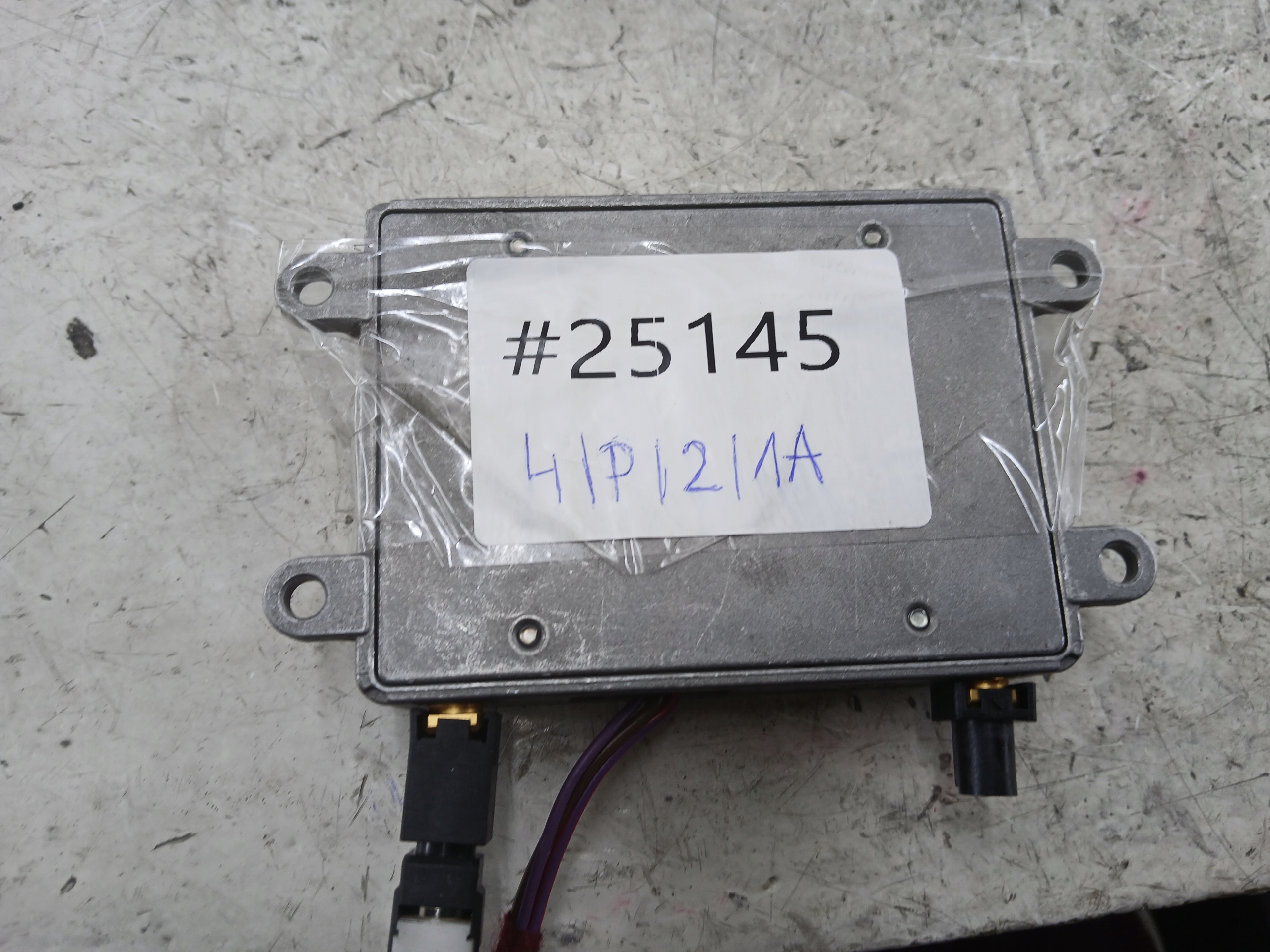 MERCEDES W211 amplifier ANTENY A2118200885