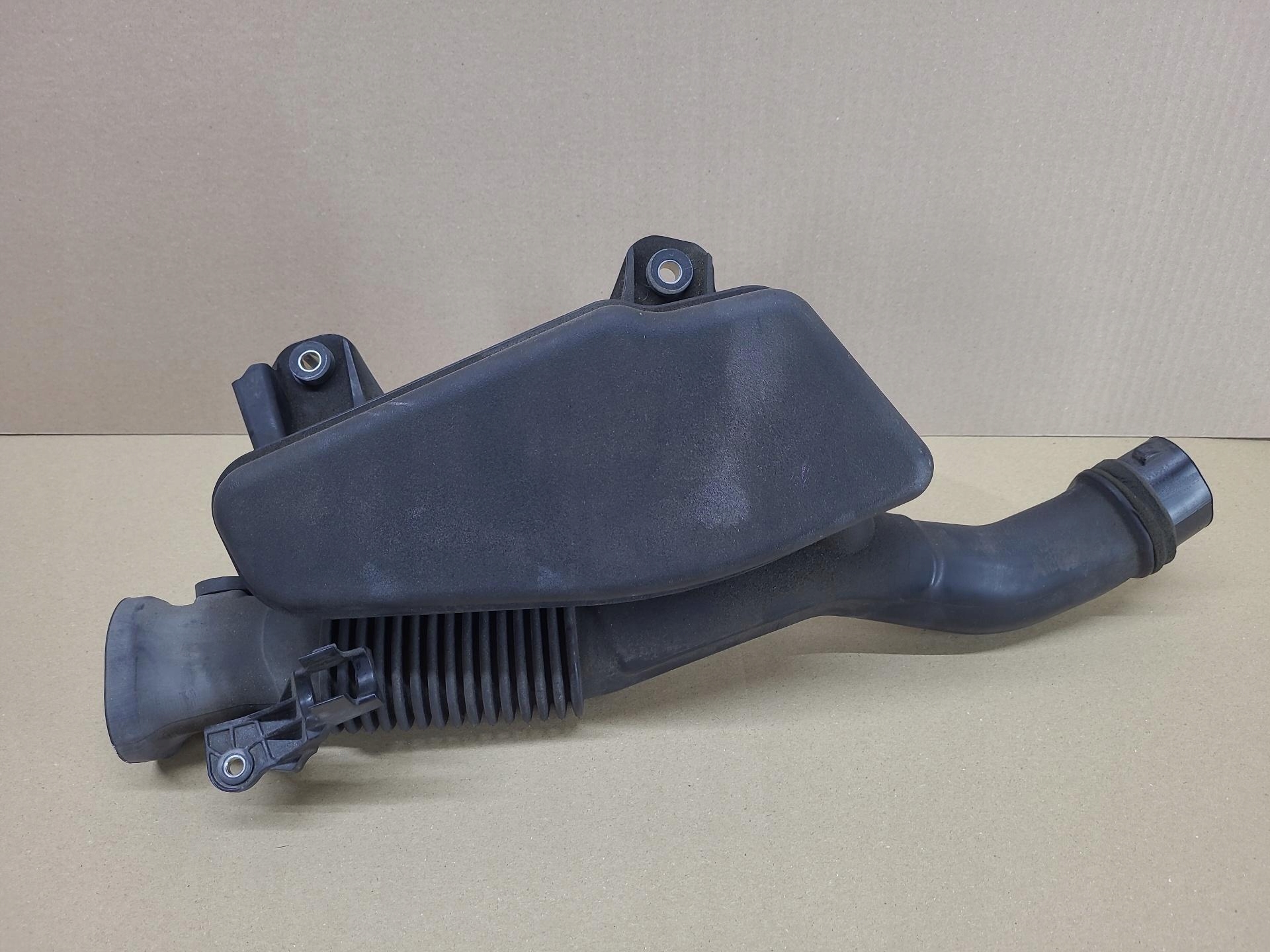Rezonator filter luft Toyota Prius Plus ZVW40 2012 17893-37040