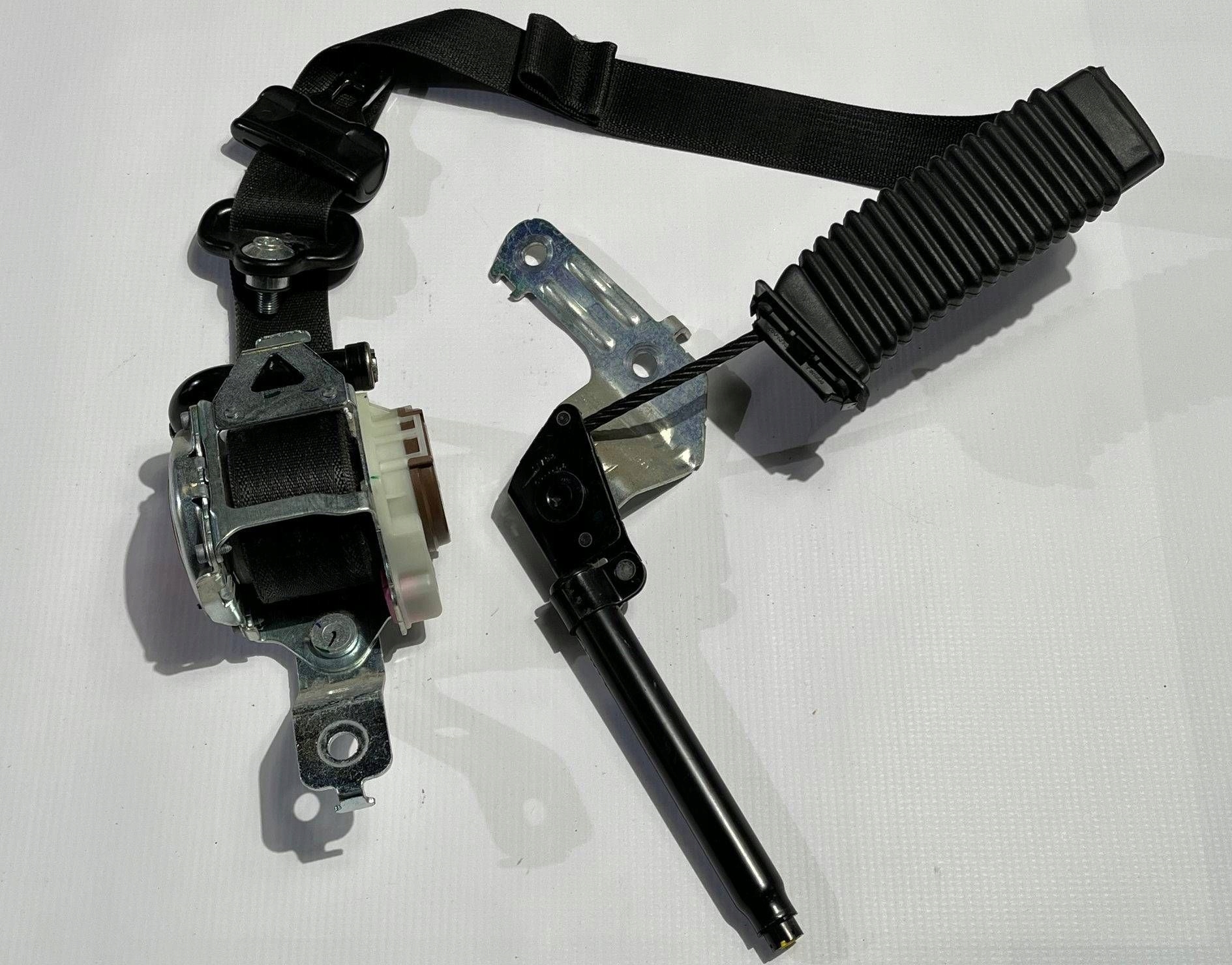 front tension belt safety switch supports front left Ford F150 2015