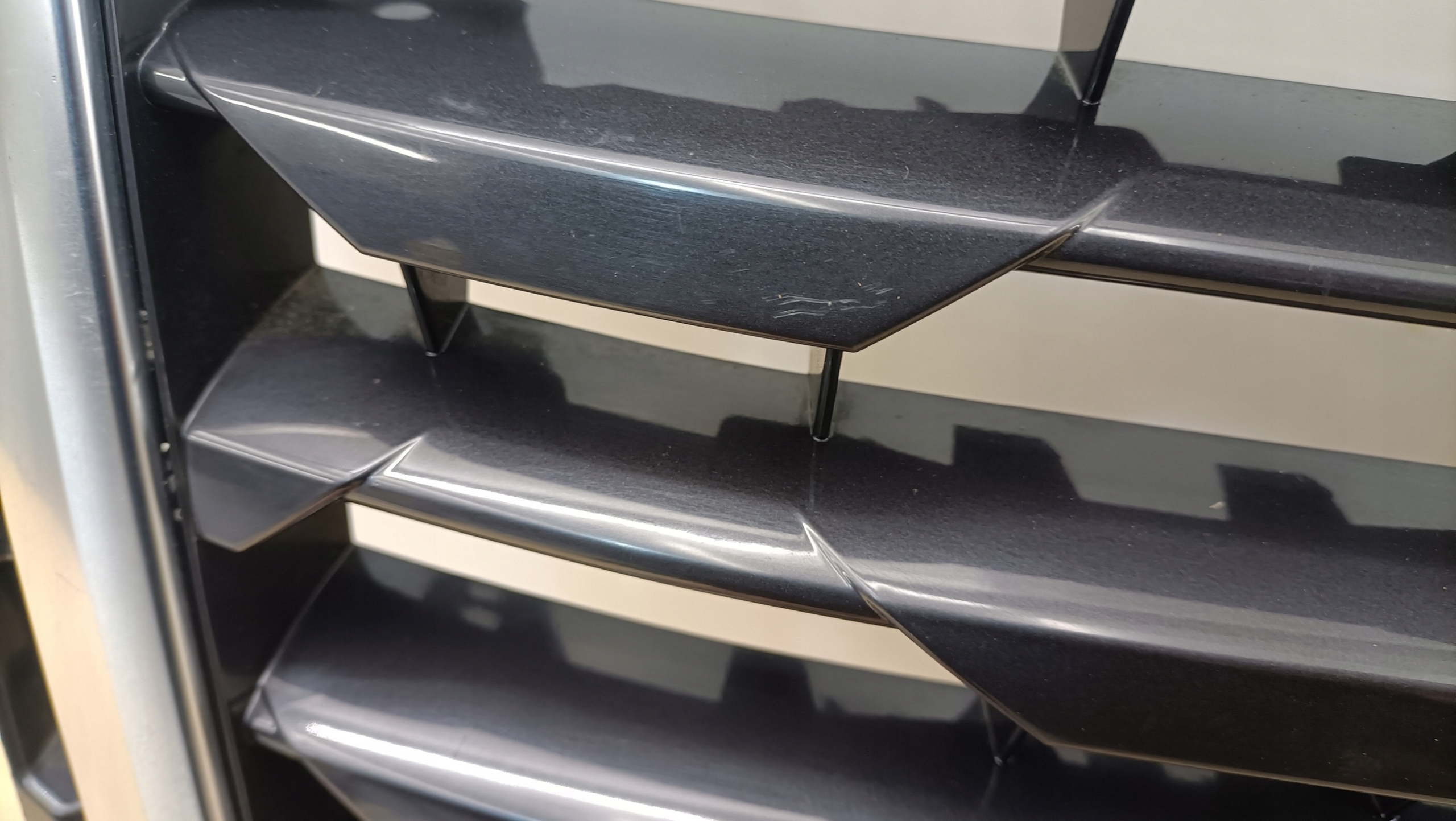 Audi Q2 Kühlergrill FRONTGRILL Kühlergitter 81A8536510G - Thumbnail 3