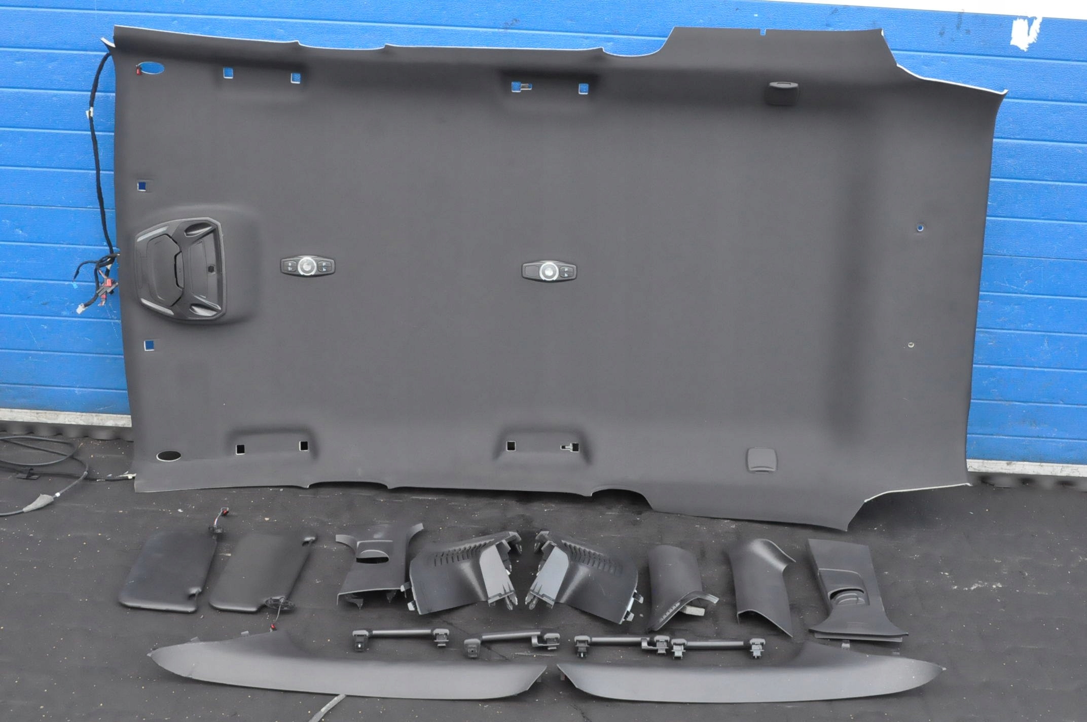 FORD FOCUS MK3 ST KOMBI CZARNA PODSUFITKA DACHU +SŁUPKI PLASTIKI RĄCZKI