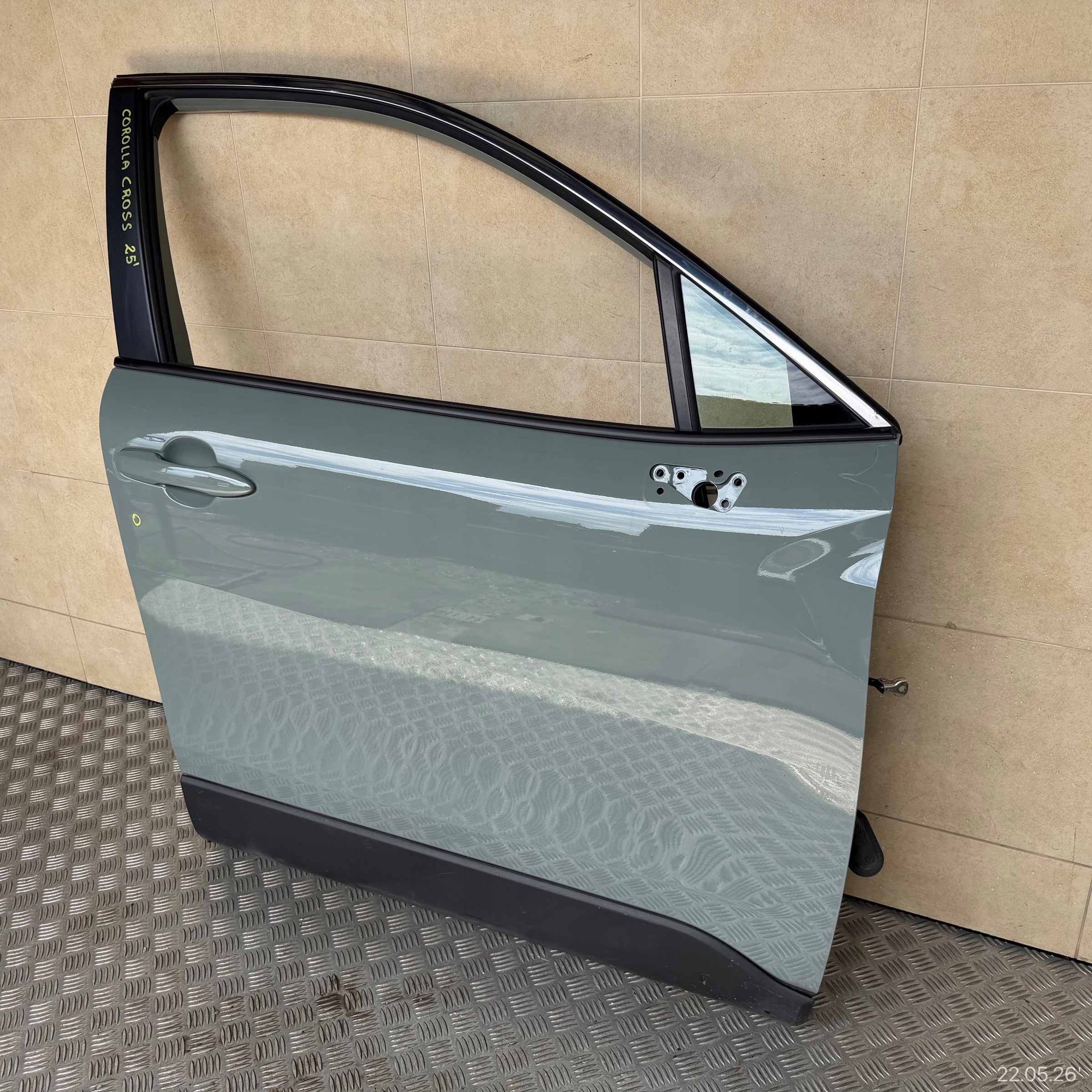 door complete front right TOYOTA COROLLA CROSS 2025 ROK
