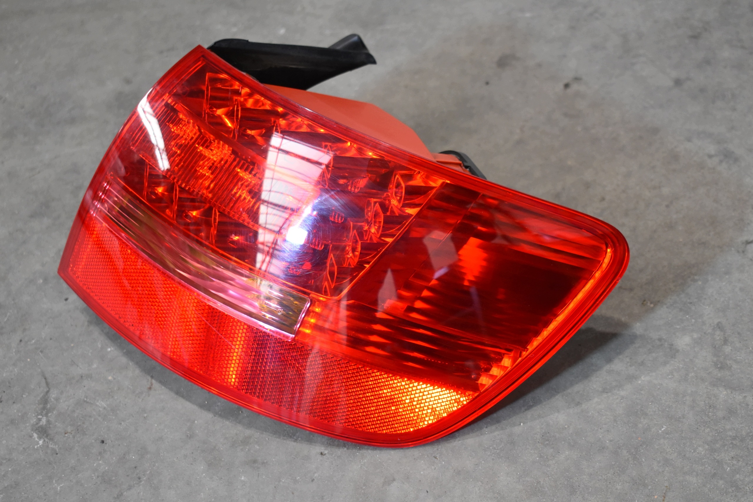perfect condition light rear part rear right LED AUDI A6 C6 COMBI 1