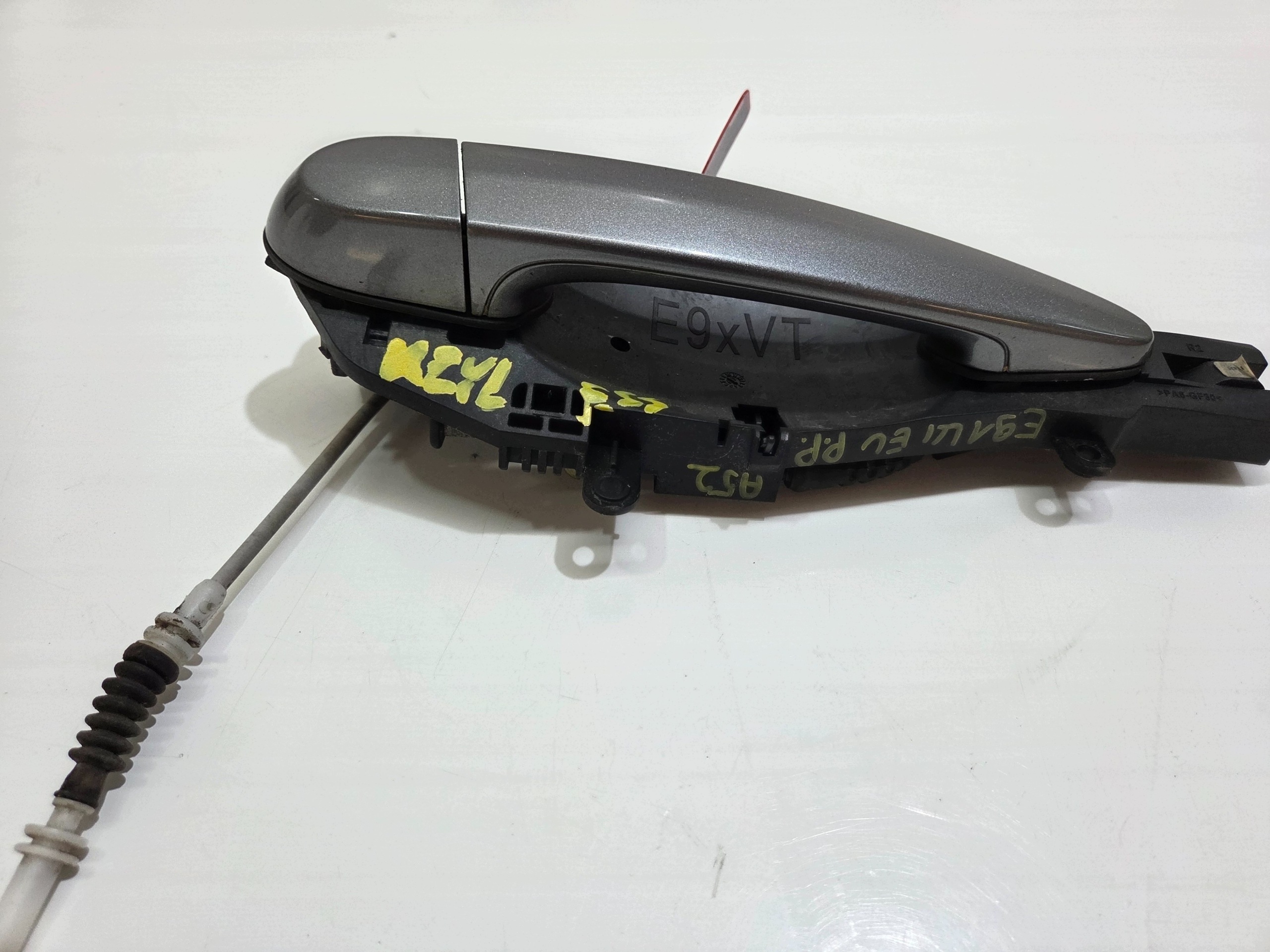 handle right front BMW E90 E91 KEYLESS SPACEGRAU A52