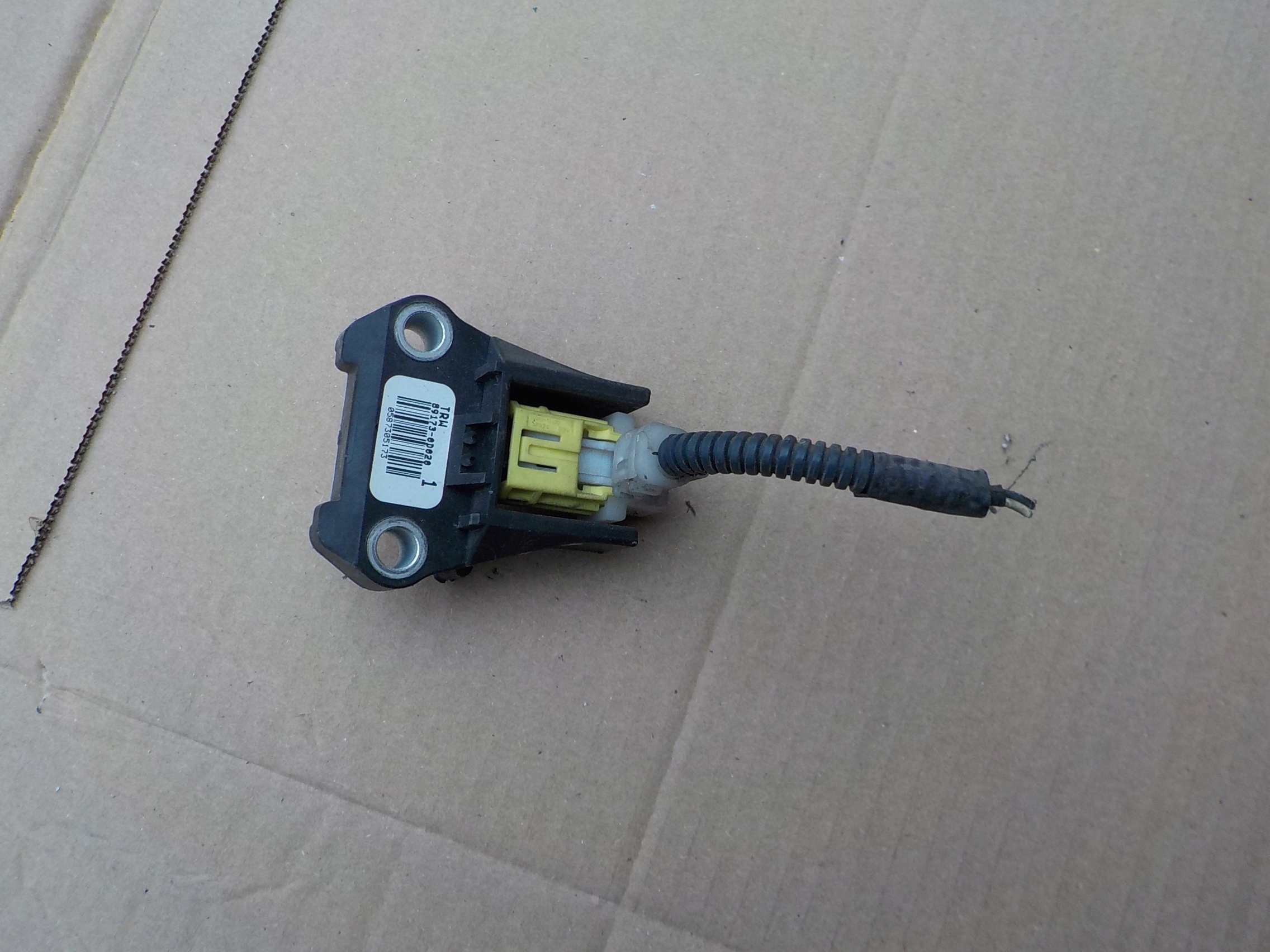impact sensor toyota yaris II 89173-0D020 2007r