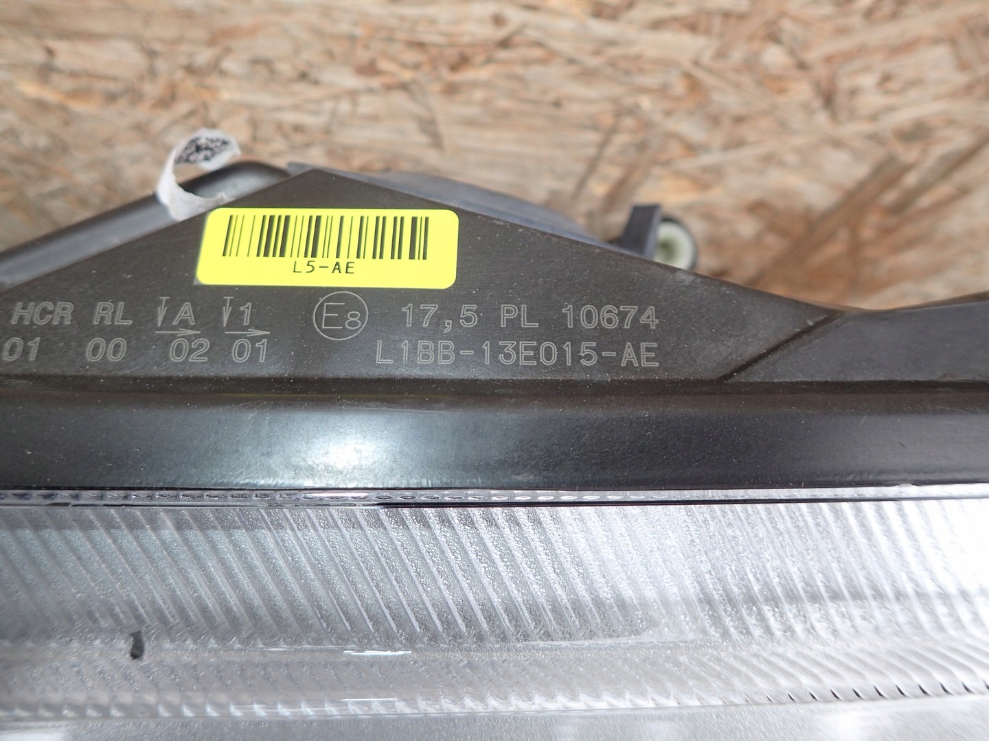 light left REFLEKTOR left FORD FIESTA MK8 VIII