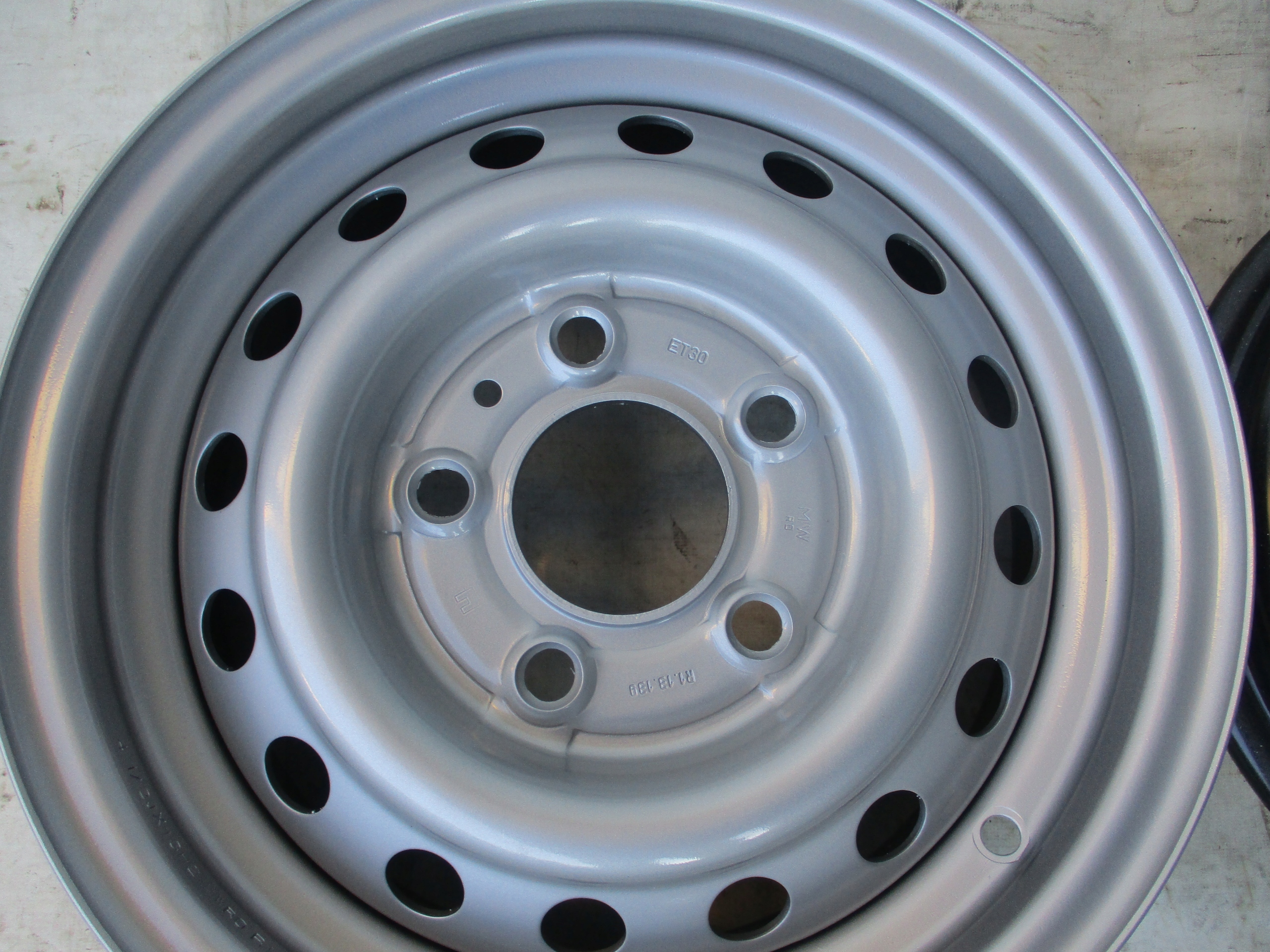 2 felgi stalowe nowe do przyczepki 4.5X13 5/112 Kod producenta MWD13133