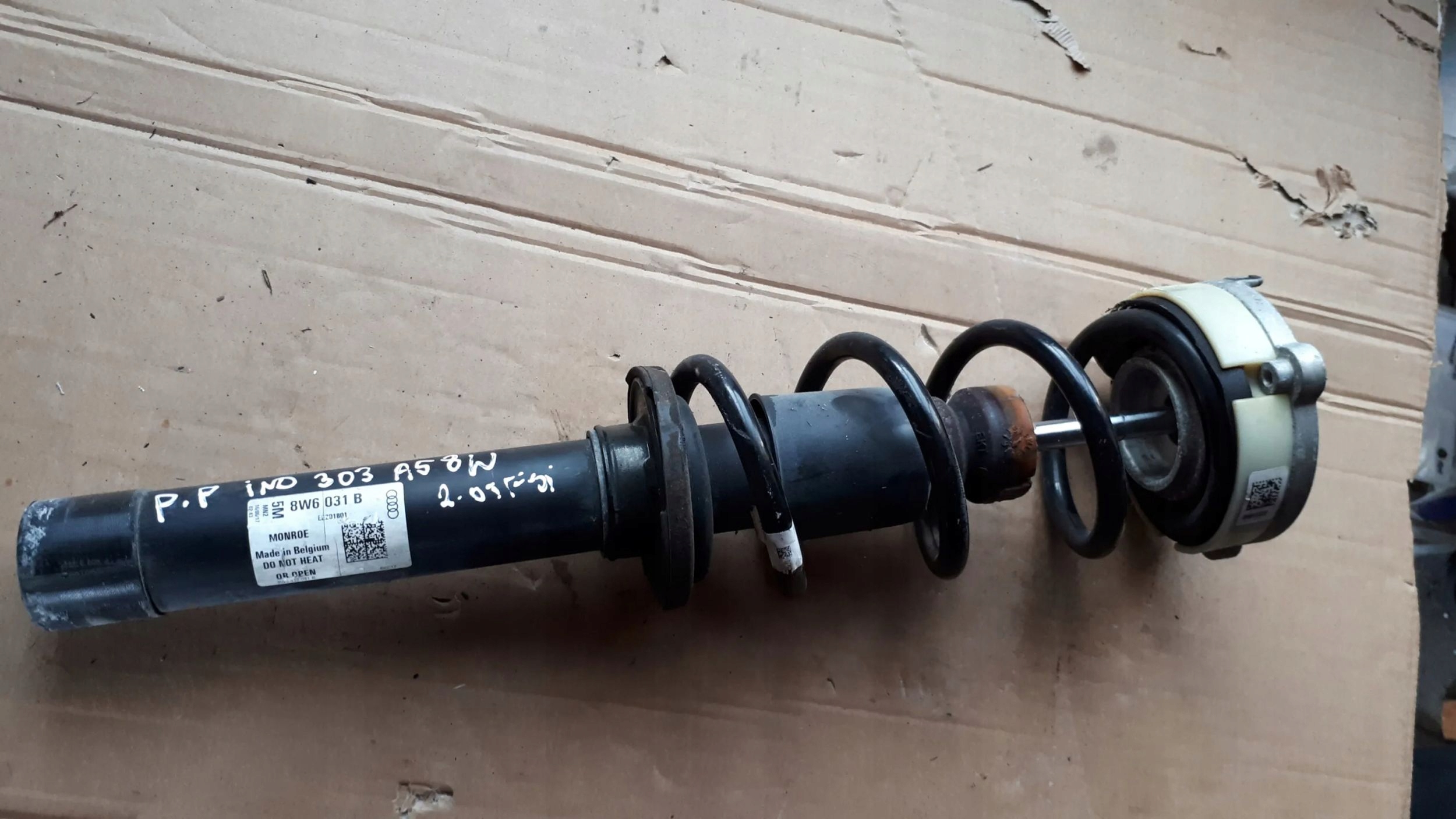 A5 8W F5 shock absorber front spring 8W6413031B
