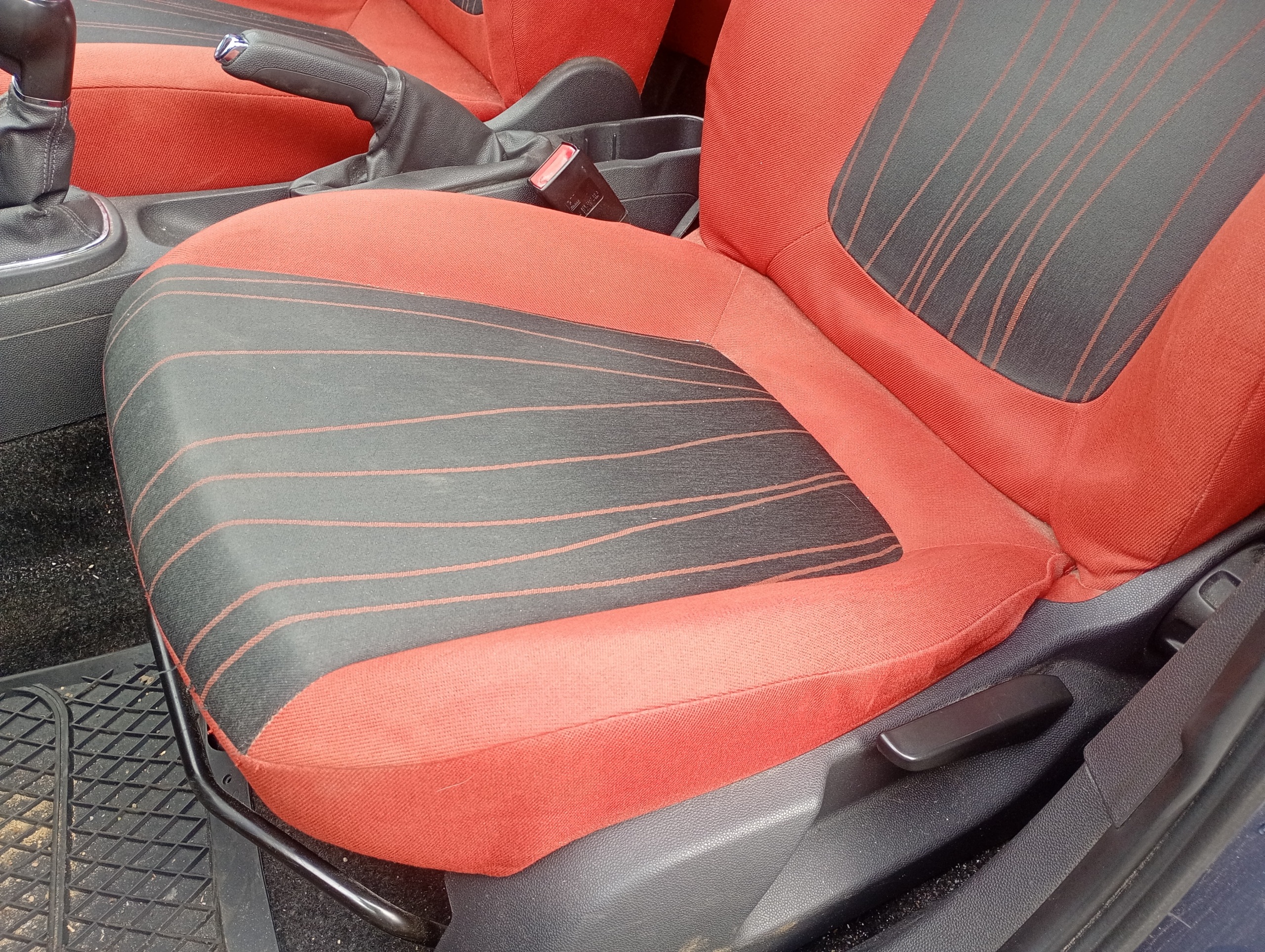 seat left driver´s Opel Corsa D 06-10