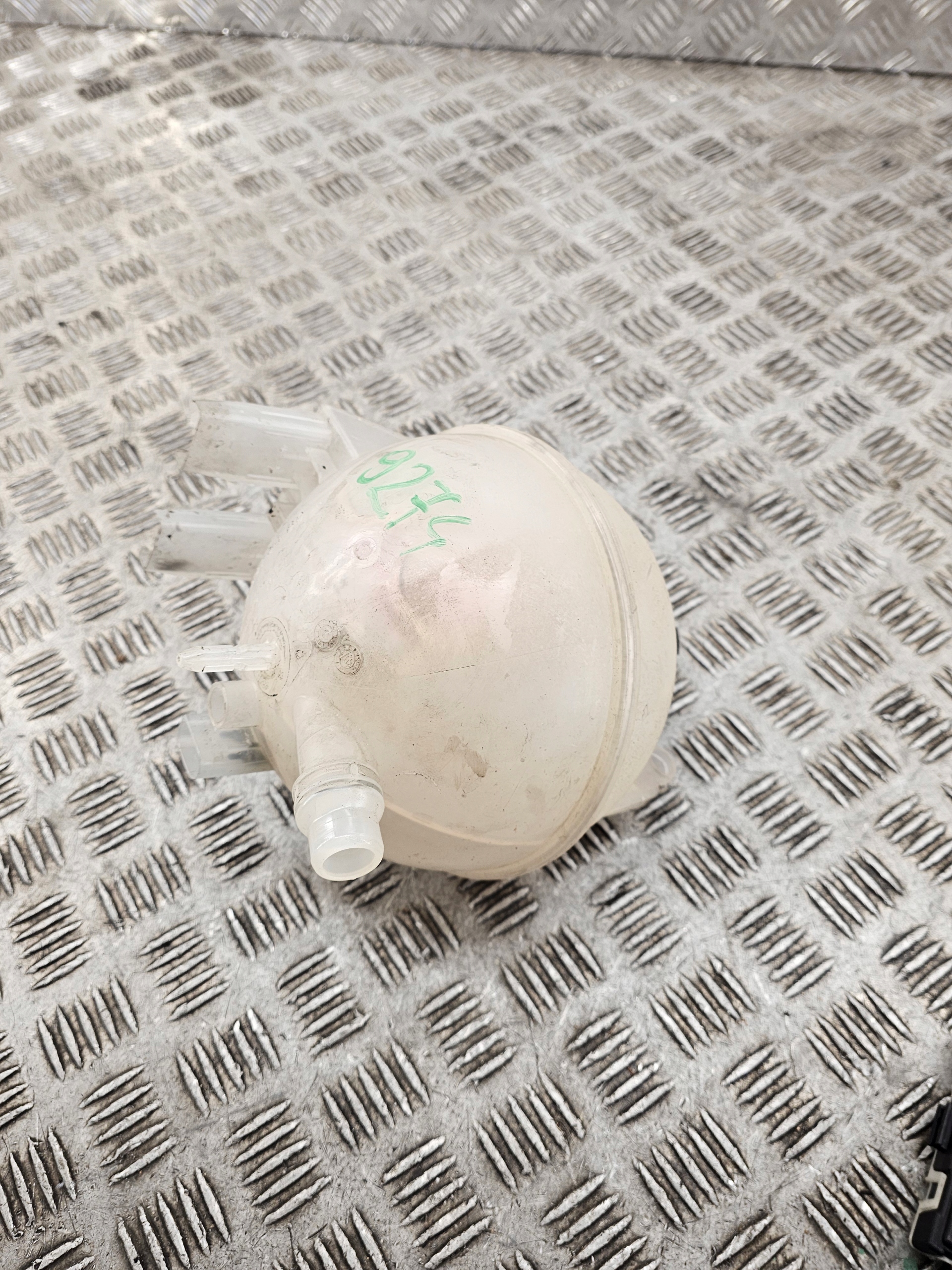 MERCEDES SPRINTER W910 water tank A9105010400