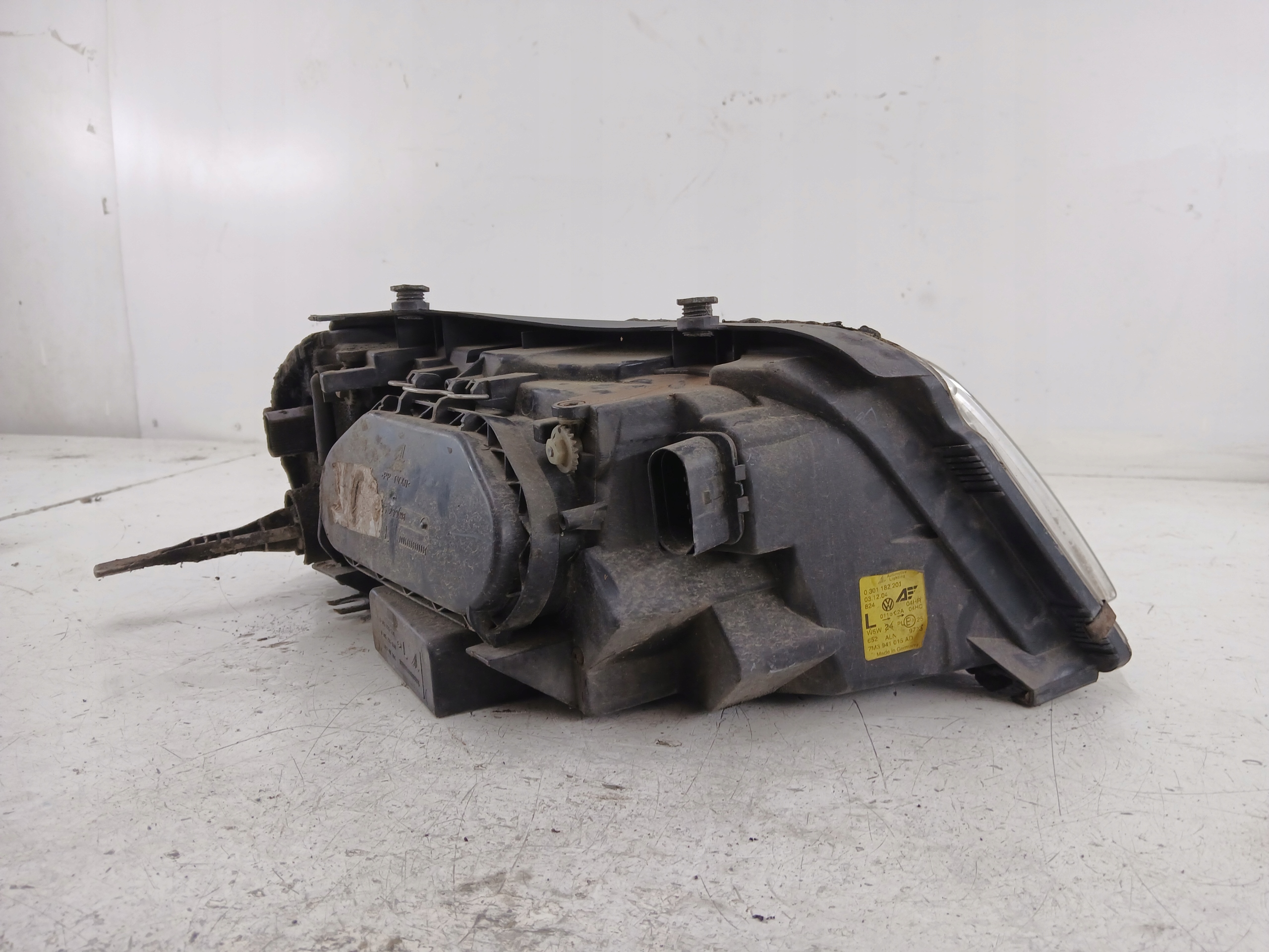VW SHARAN and LIFT light left front 7M3941015AD