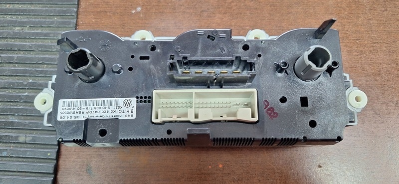 PANEL klimaanlage VW GOLF V 5HB008719