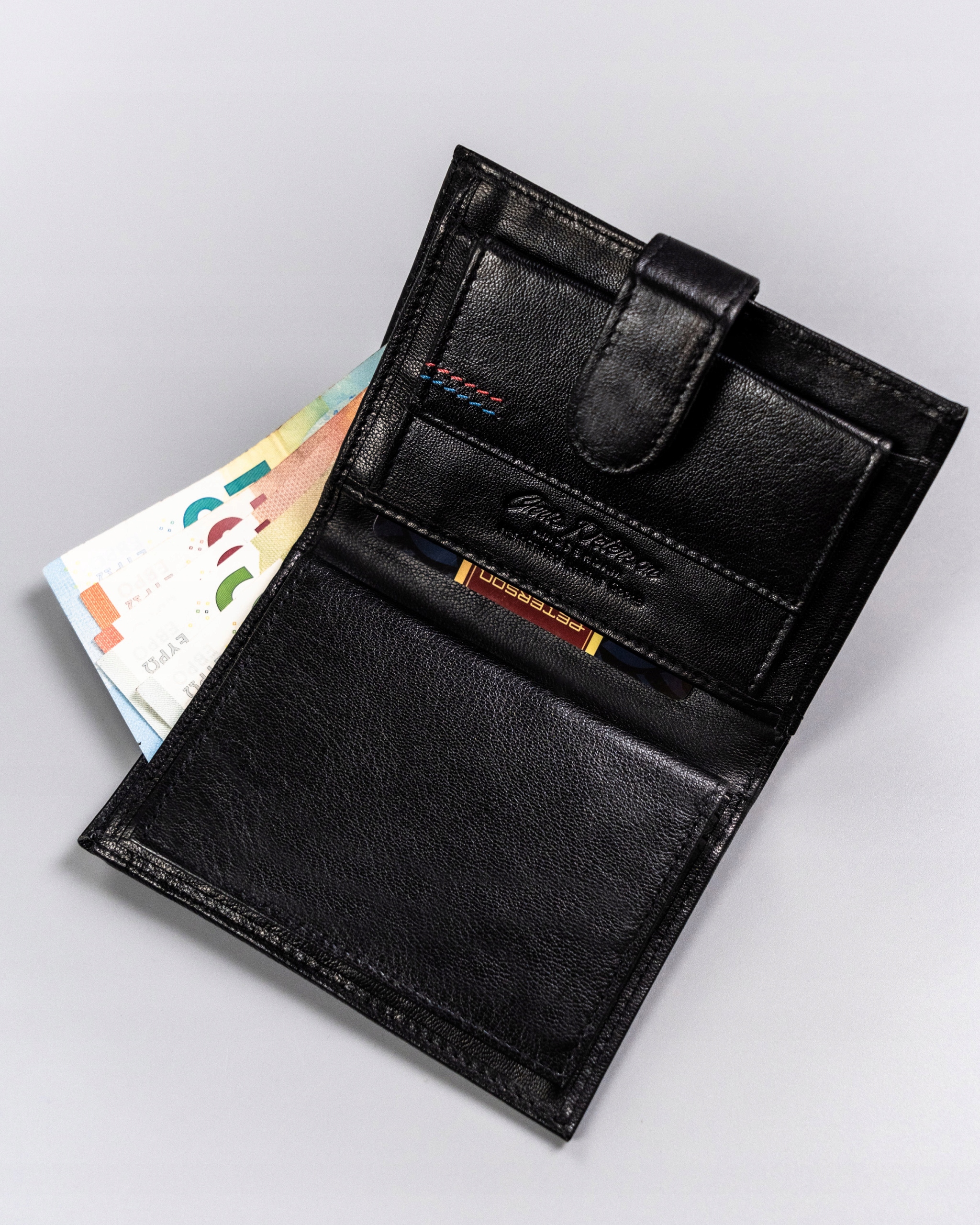 PETERSON PORTFEL MĘSKI SKÓRZANY RFID ROZBUDOWANY Kolor czarny