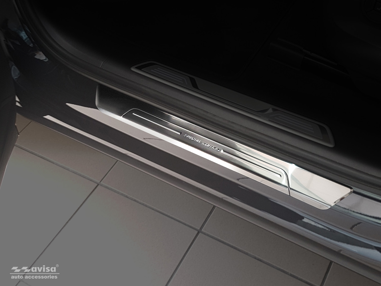 VOLKSWAGEN TOUAREG III NAKŁADKI PROGOWE LISTWY NA PROGI STALOWE Producent Avisa