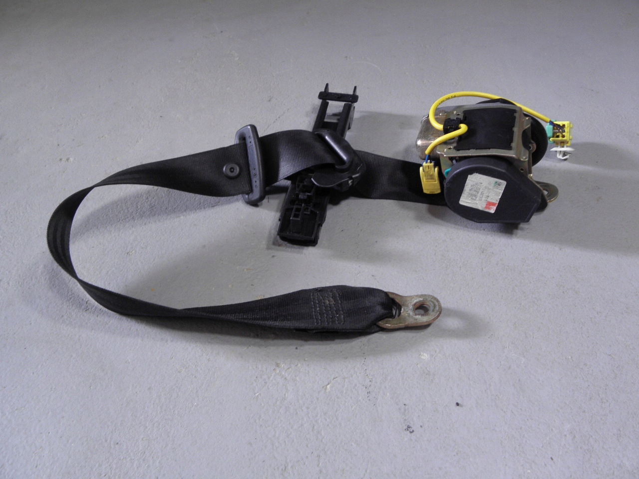 VW TOUAREG PAS BEZPIECZEŃSTWA LEWY TYŁ 7L0857805A