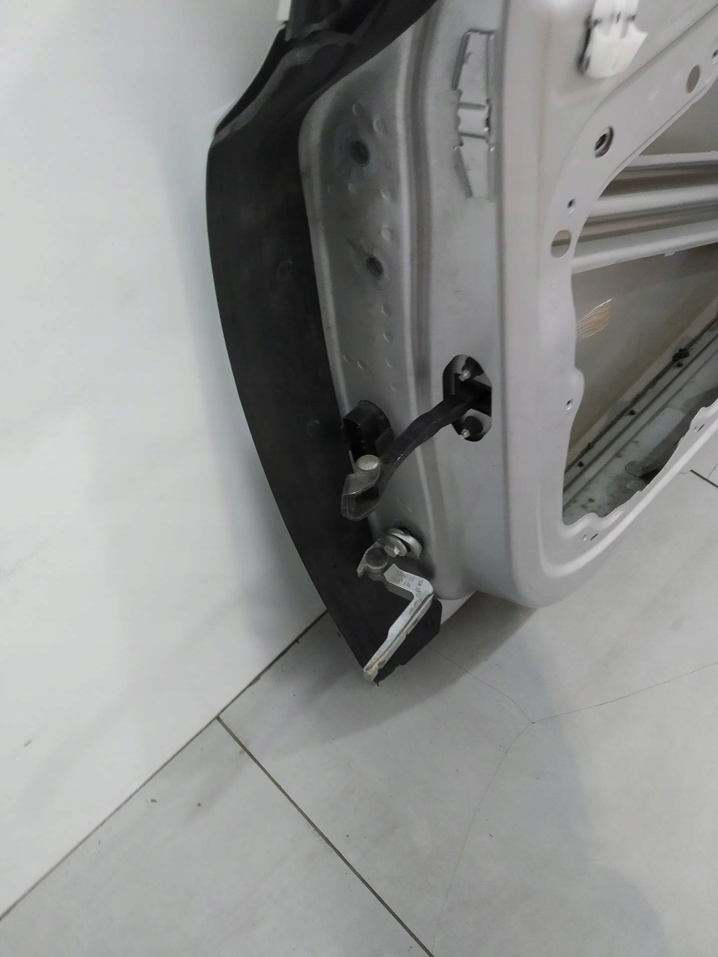 door right front 711-16 Volvo V40 II (2012-2019)
