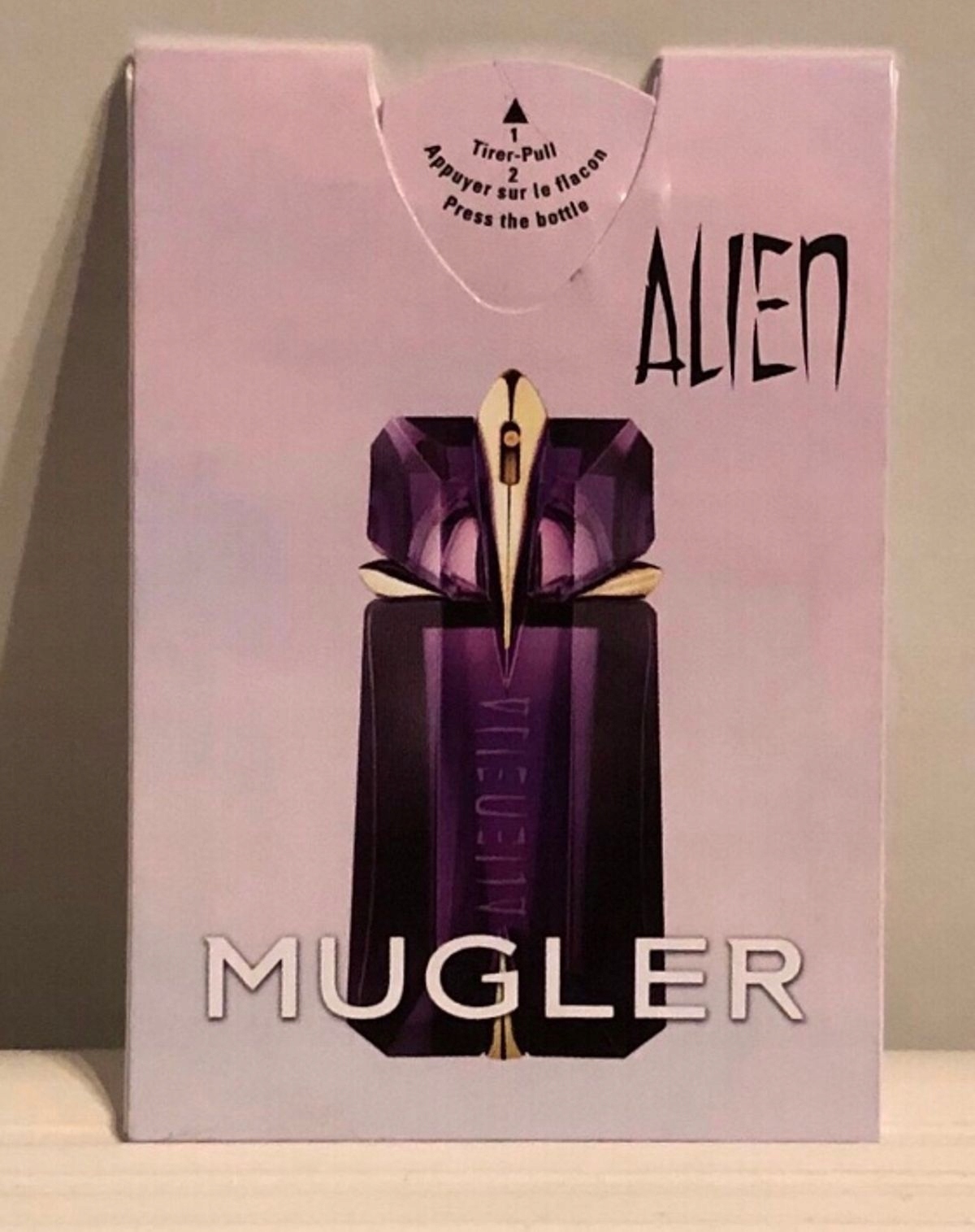 

Próbka Thierry Mugler Alien Edp W 0,3ml kartka