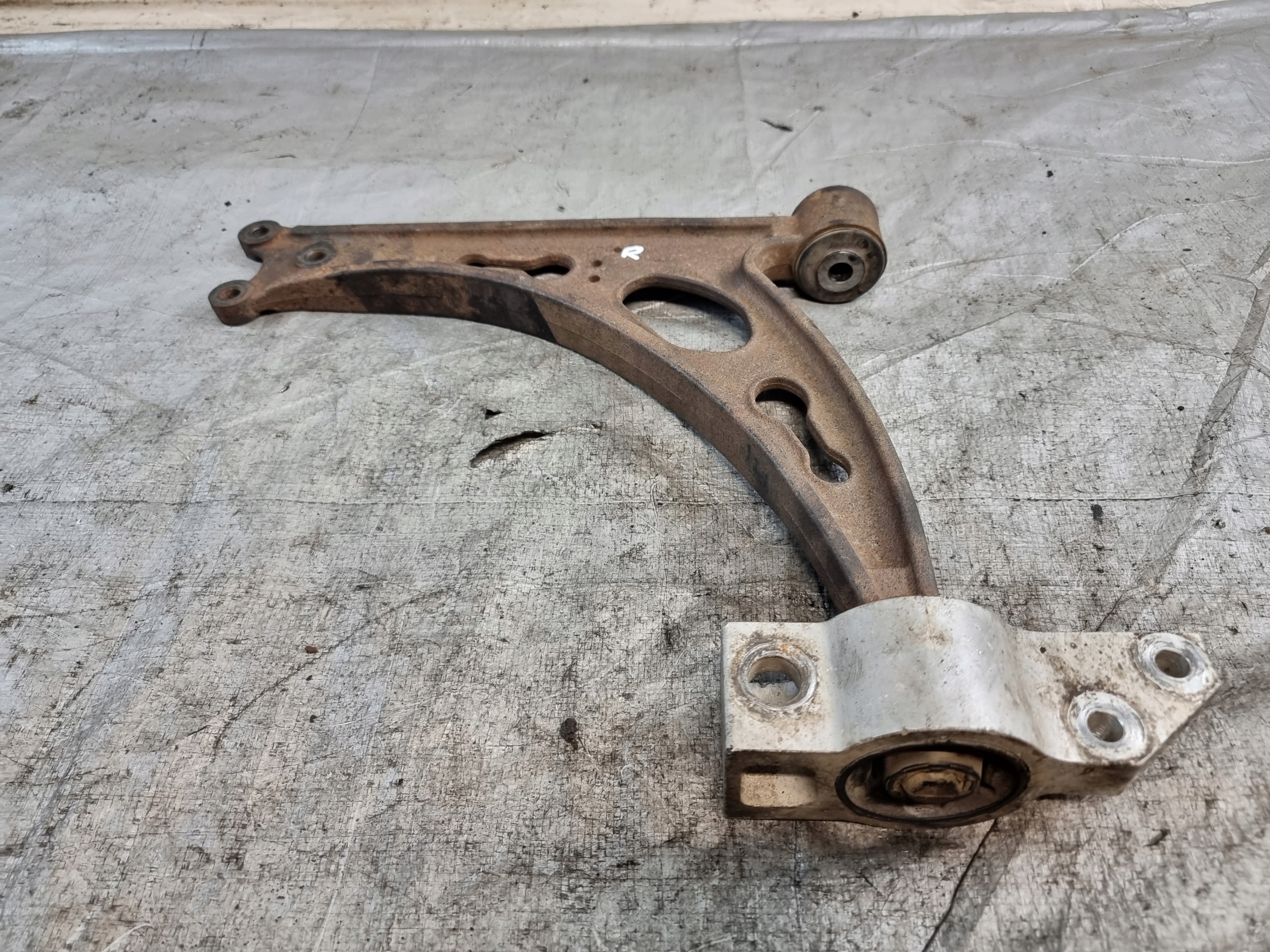 arm right front SEAT ALTEA 05r