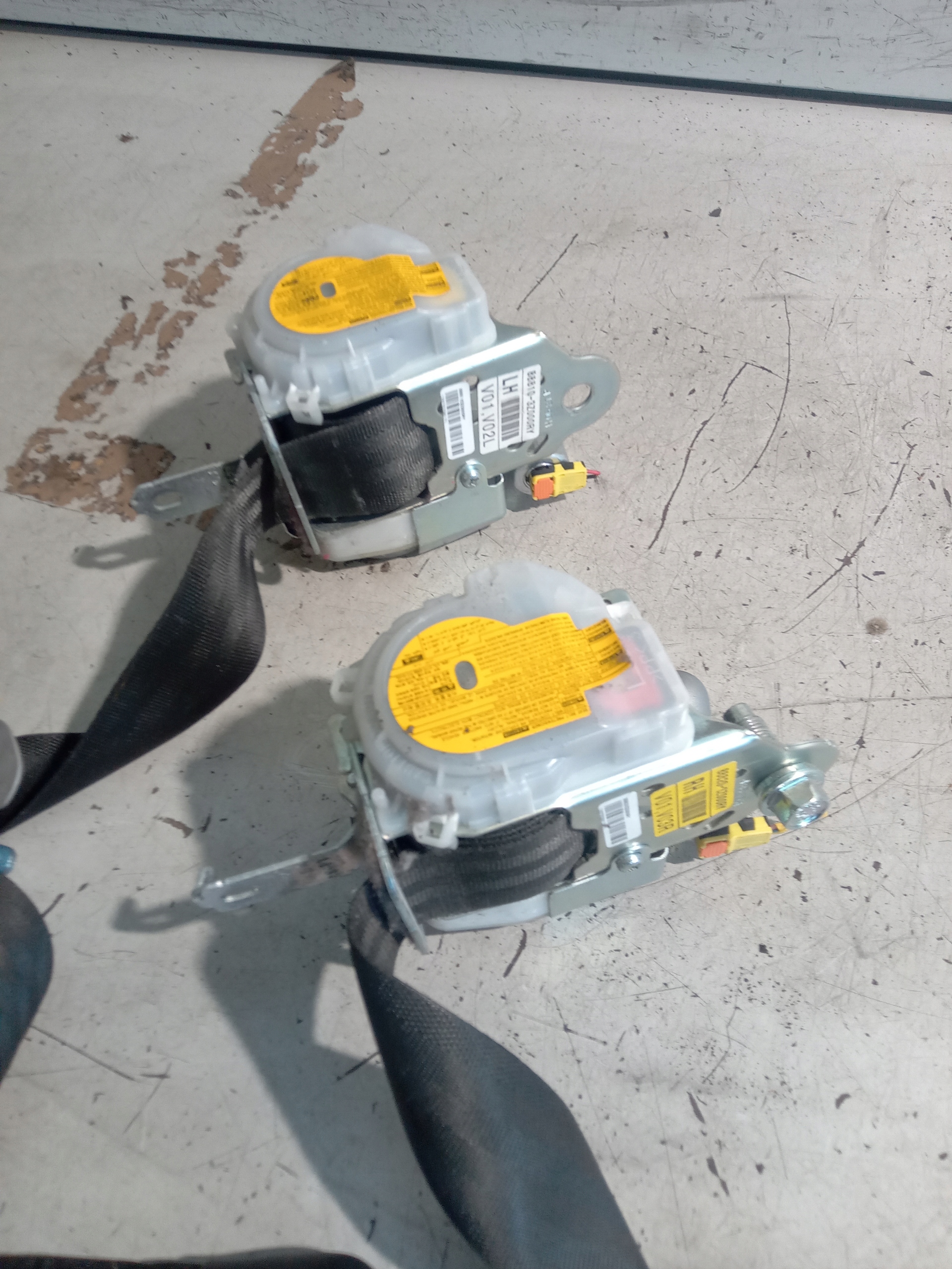 HYUNDAI i40 PAS NAPINACZ LEWY PRAWY PRZOD Typ samochodu Samochody osobowe