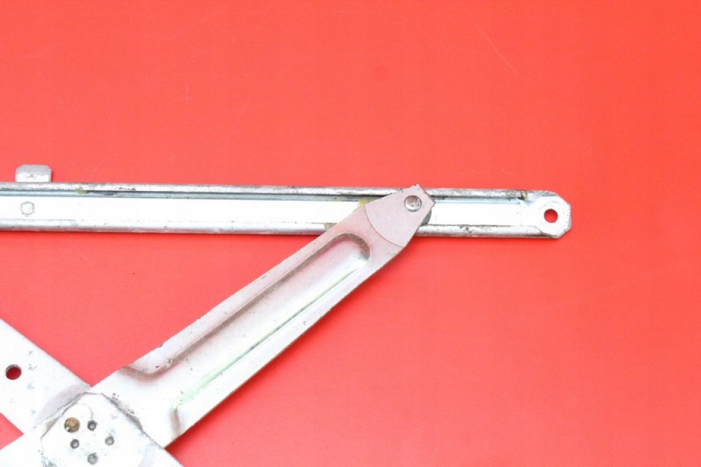 window regulator right front EU 85710-44010 TOYOTA PICNIC 1 and 96-01