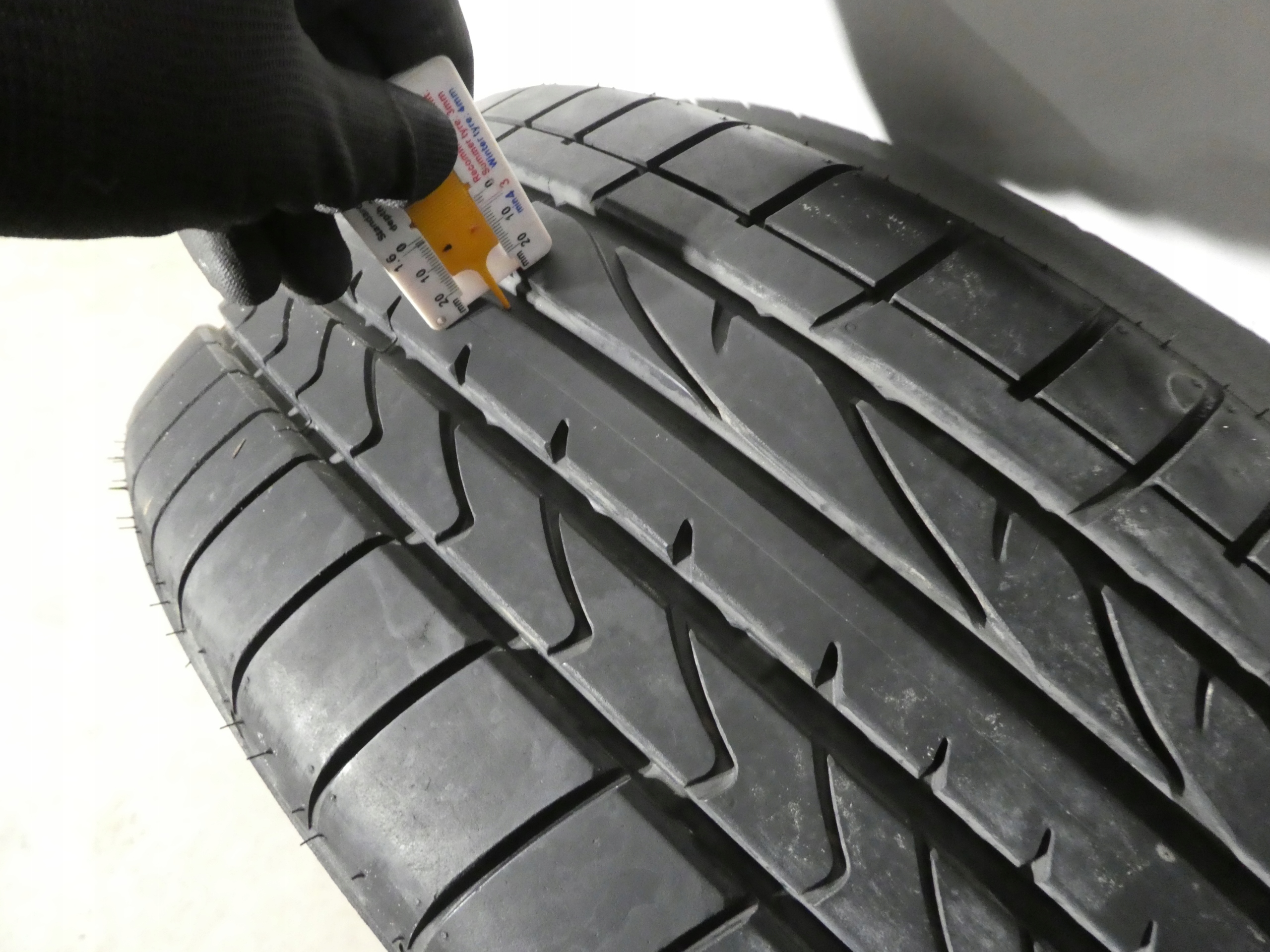 1X tyre Bridgestone 255/50/20 2017R
