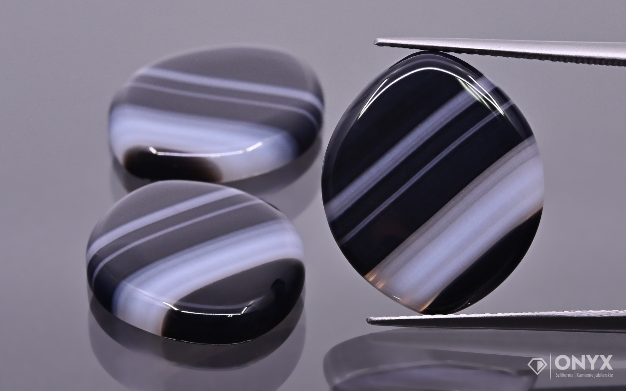 Onyx pruhovaný kabošon Komplet markýza 19x16 mm