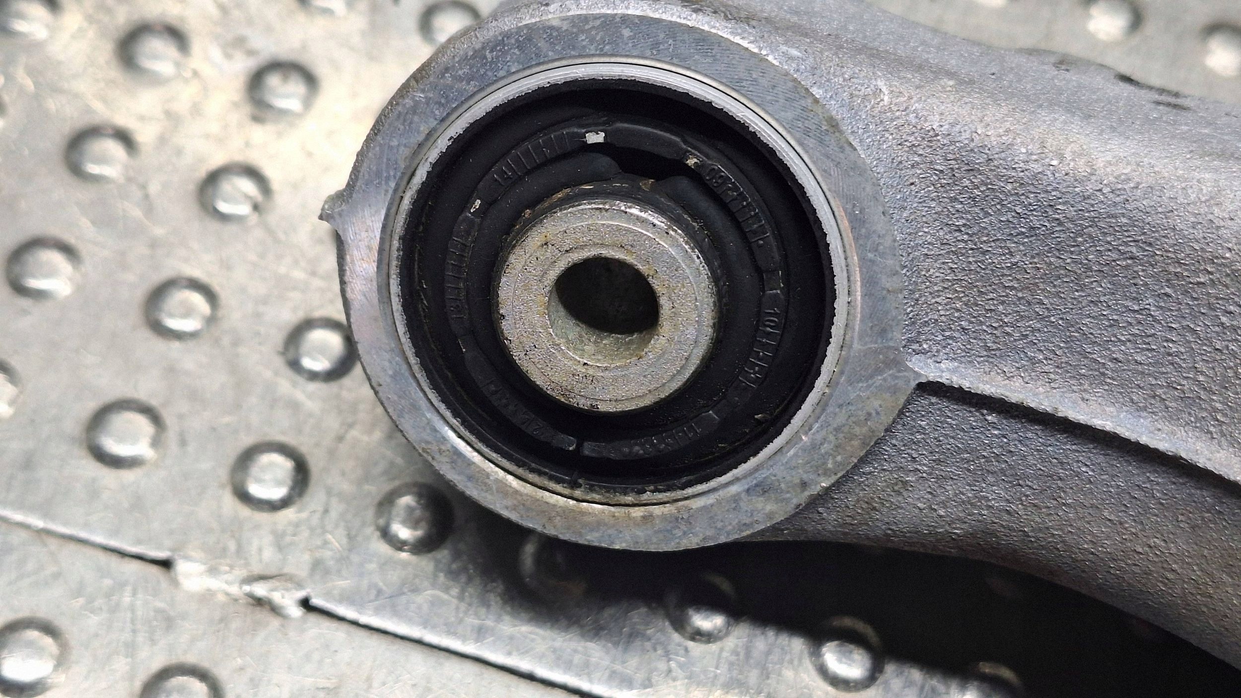 querlenker achsträgers rechts heck 8K0505312J AUDI A4 B8 A5 8T original