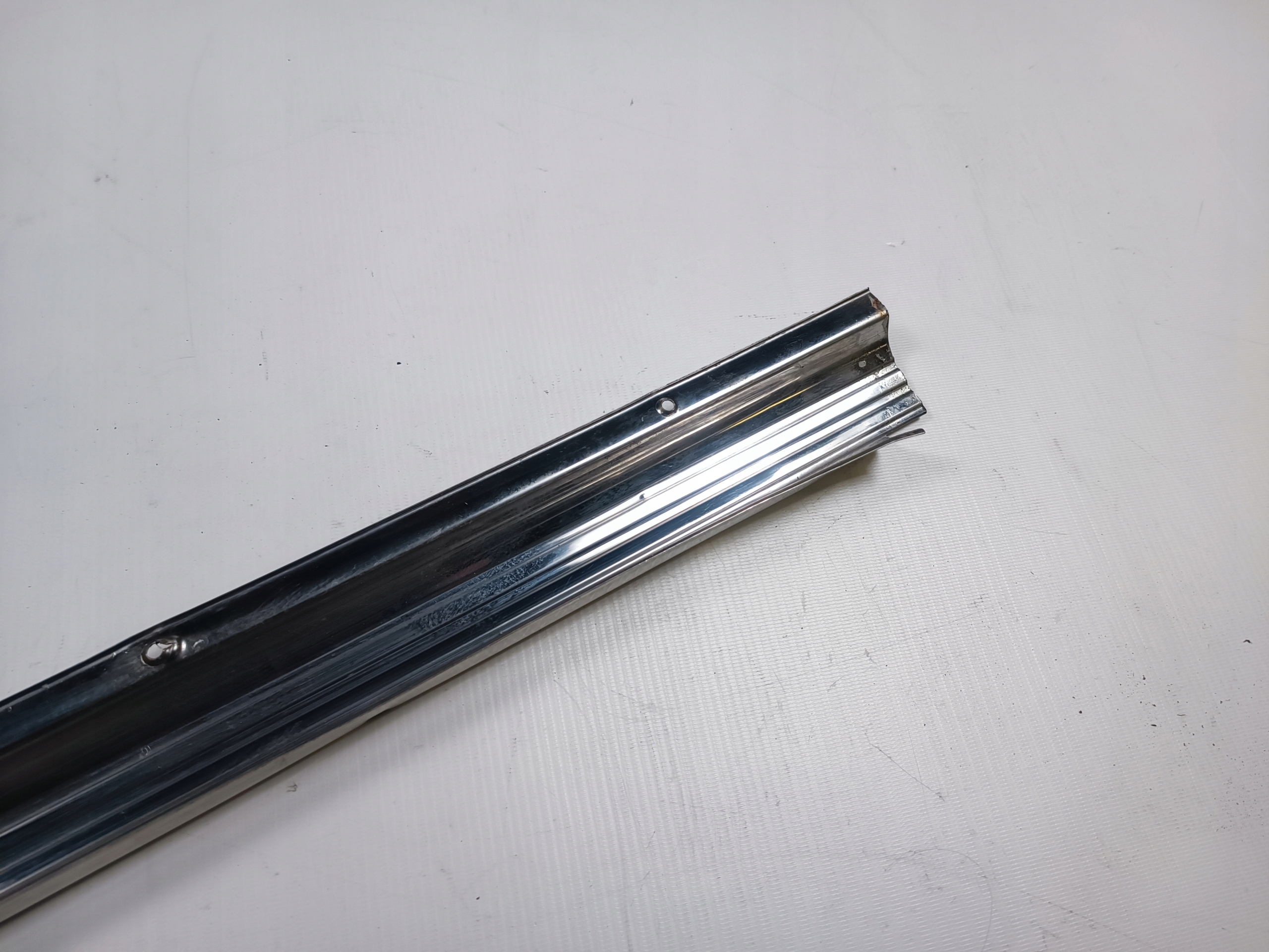 moulding threshold right Mercedes SL R107 C107