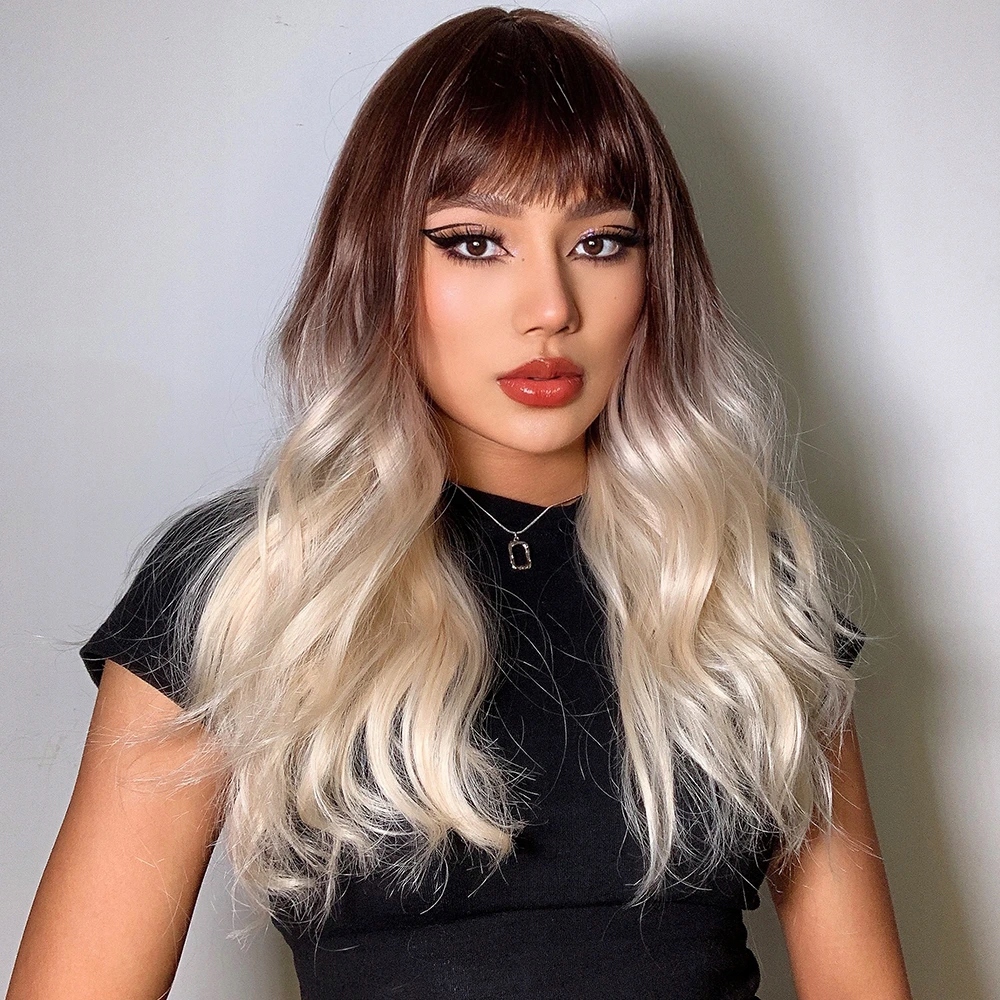 Čokoládová paruka Aurora s ledově blond vlnami a ofinou