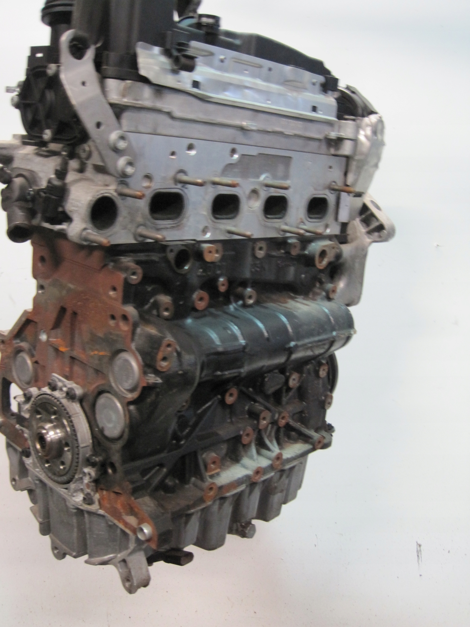 engine motor AUDI Q3 8U0 2.0 TDI CRB pillar