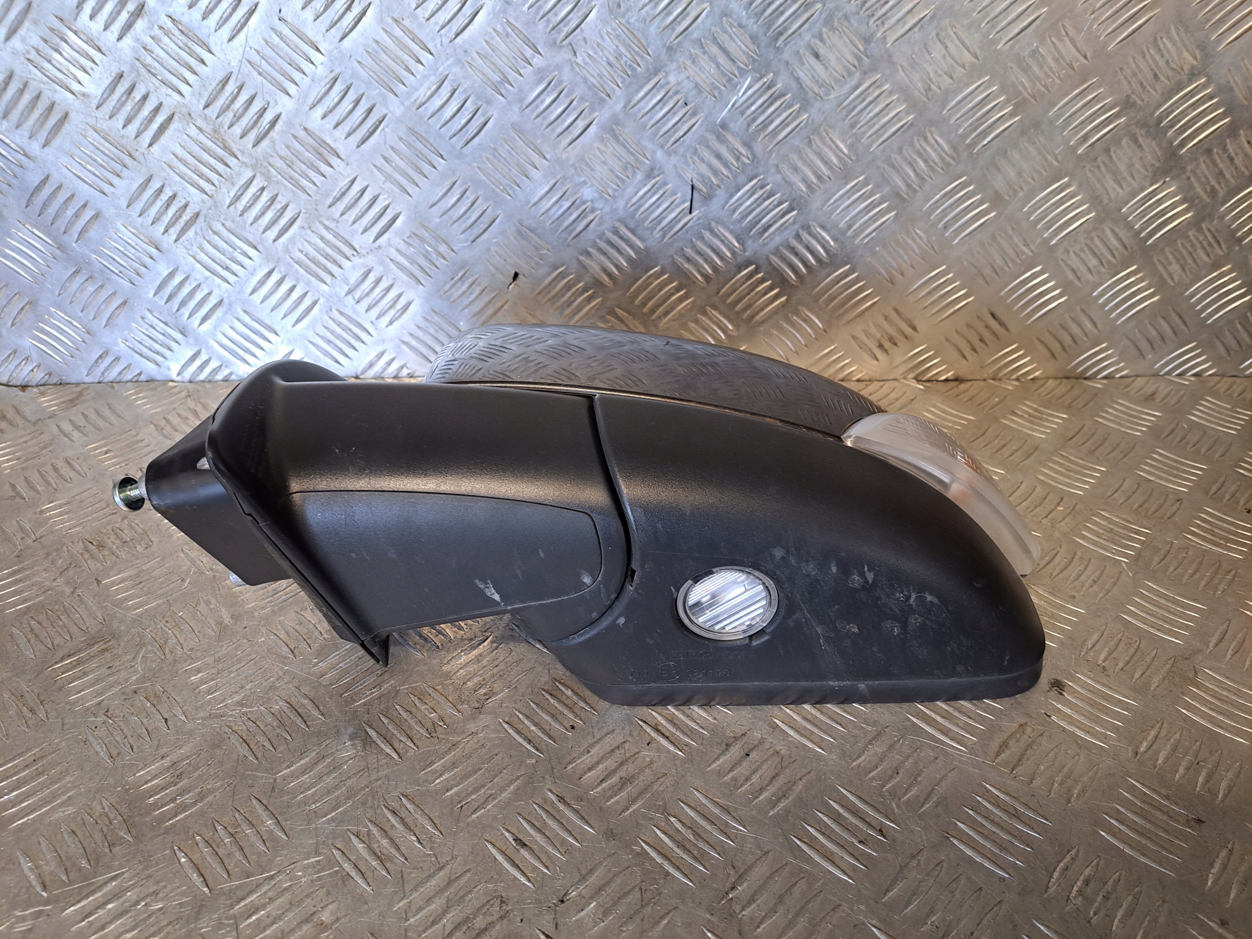 FORD RANGER 2018 R LUSTERKO LEWE 10 PINÓW Powierzchnia malowana