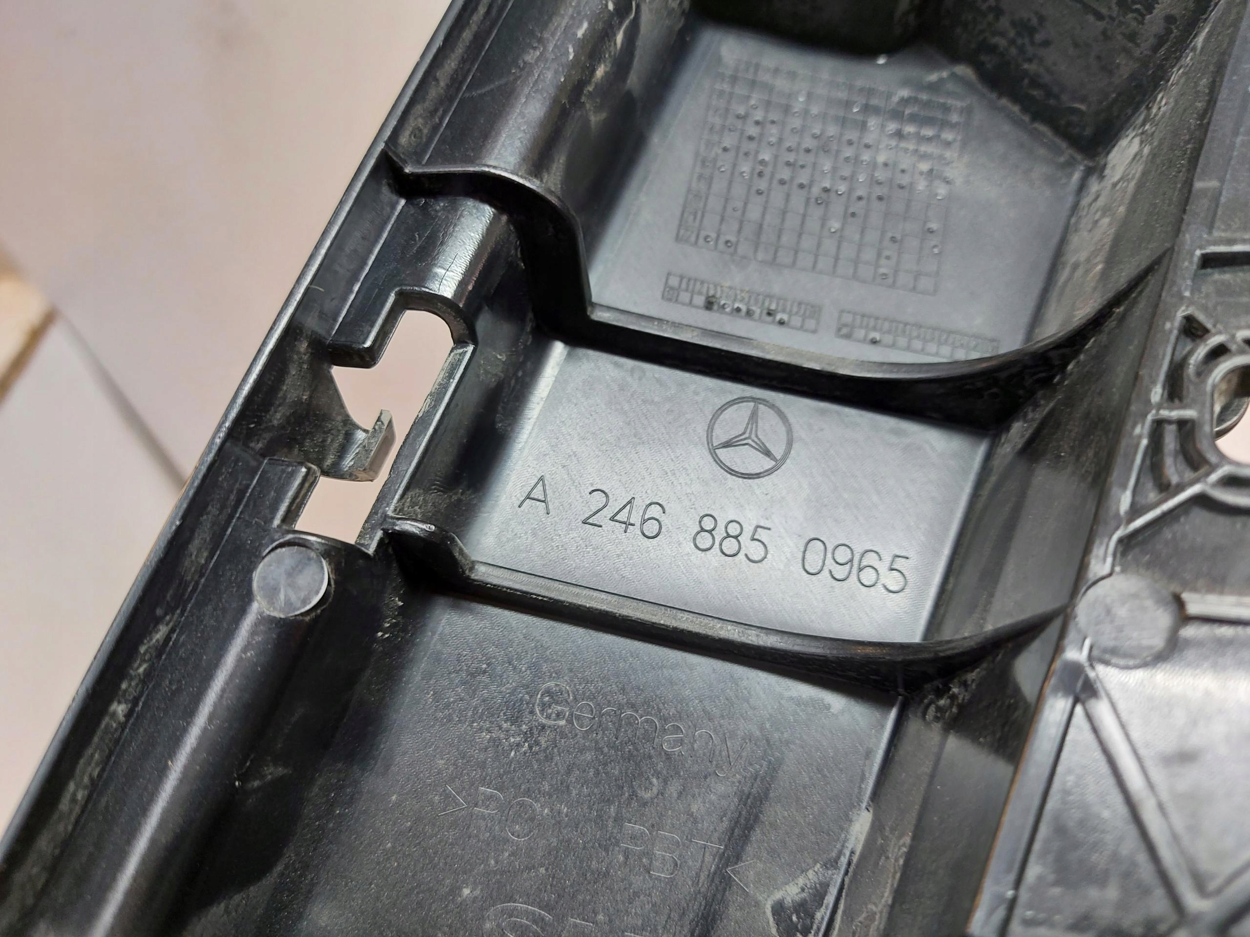 Mercedes W246 příčka nárazníku předek A2468850965
