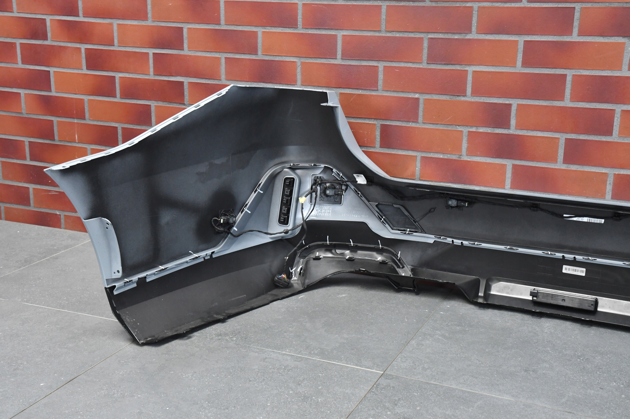 bumper rear part rear BMW 5 G61 m-packet C4P BROOKLYN GRAU