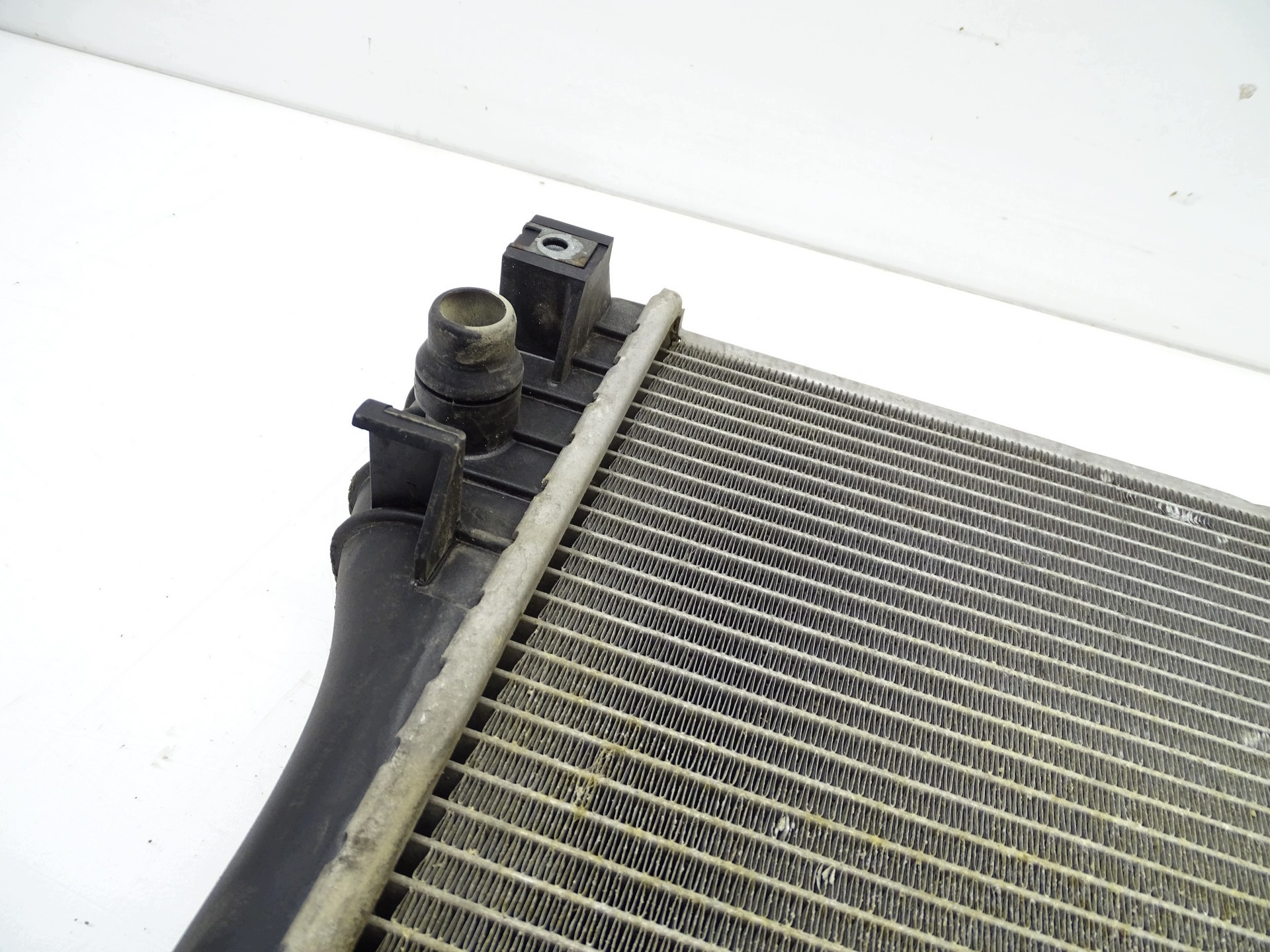 water cooler JAGUAR XJ X351 9X23-8005-CC
