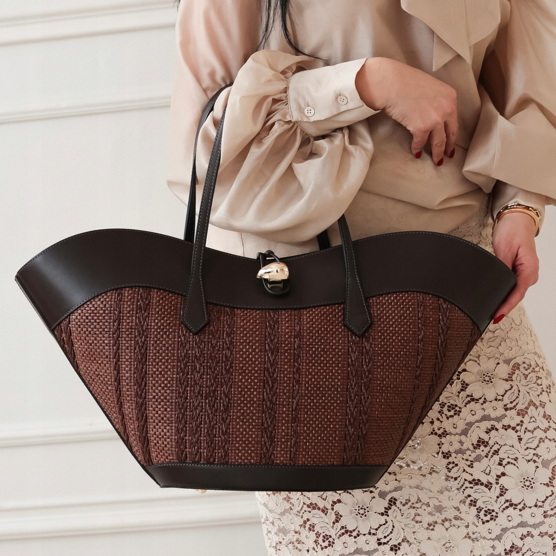 Dámská klasická kožená kabelka s pleteným vláknem Serena-M Espresso