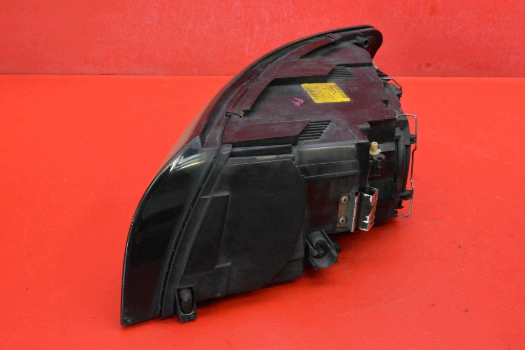 REFLEKTOR right light front lens EU 30698886 VOLVO V50 1 and 03-11