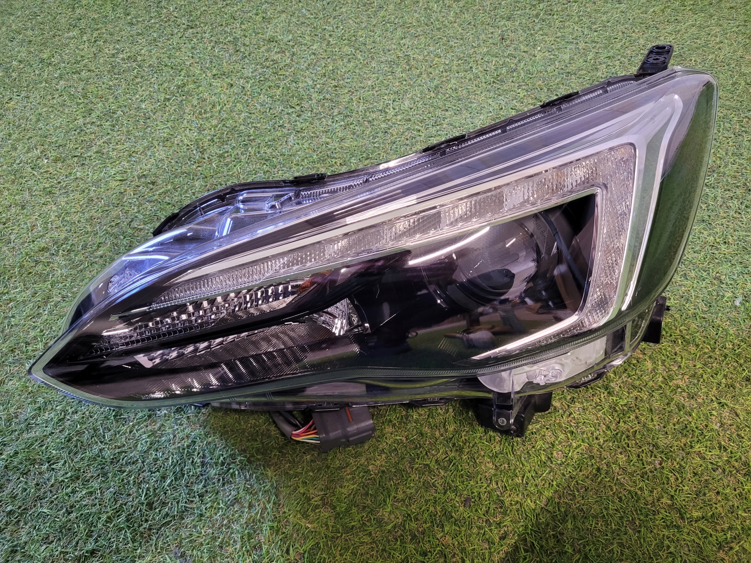 SUBARU XV РЕСТАЙЛІНГ ФАРА ЛІВА ПОВНИЙ КОМПЛЕКТ LED ЛІВИЙ ФАРИ