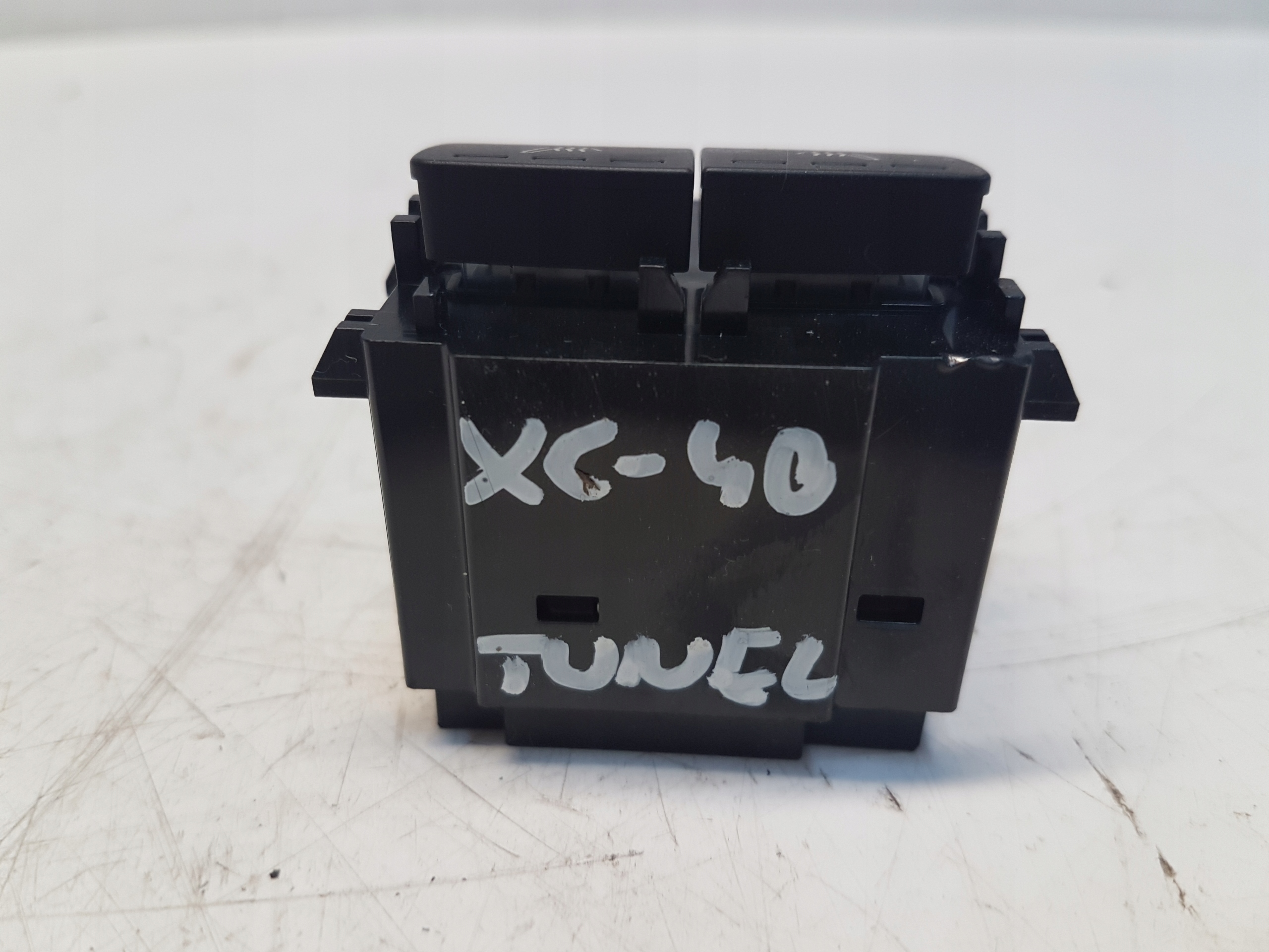 VOLVO XC40 switch of the heating kanapy