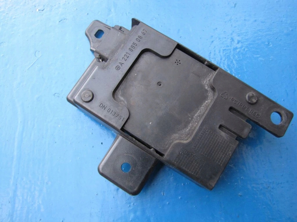 MERCEDES S 221 - bracket for RADAR SENSOR DISTRONIC