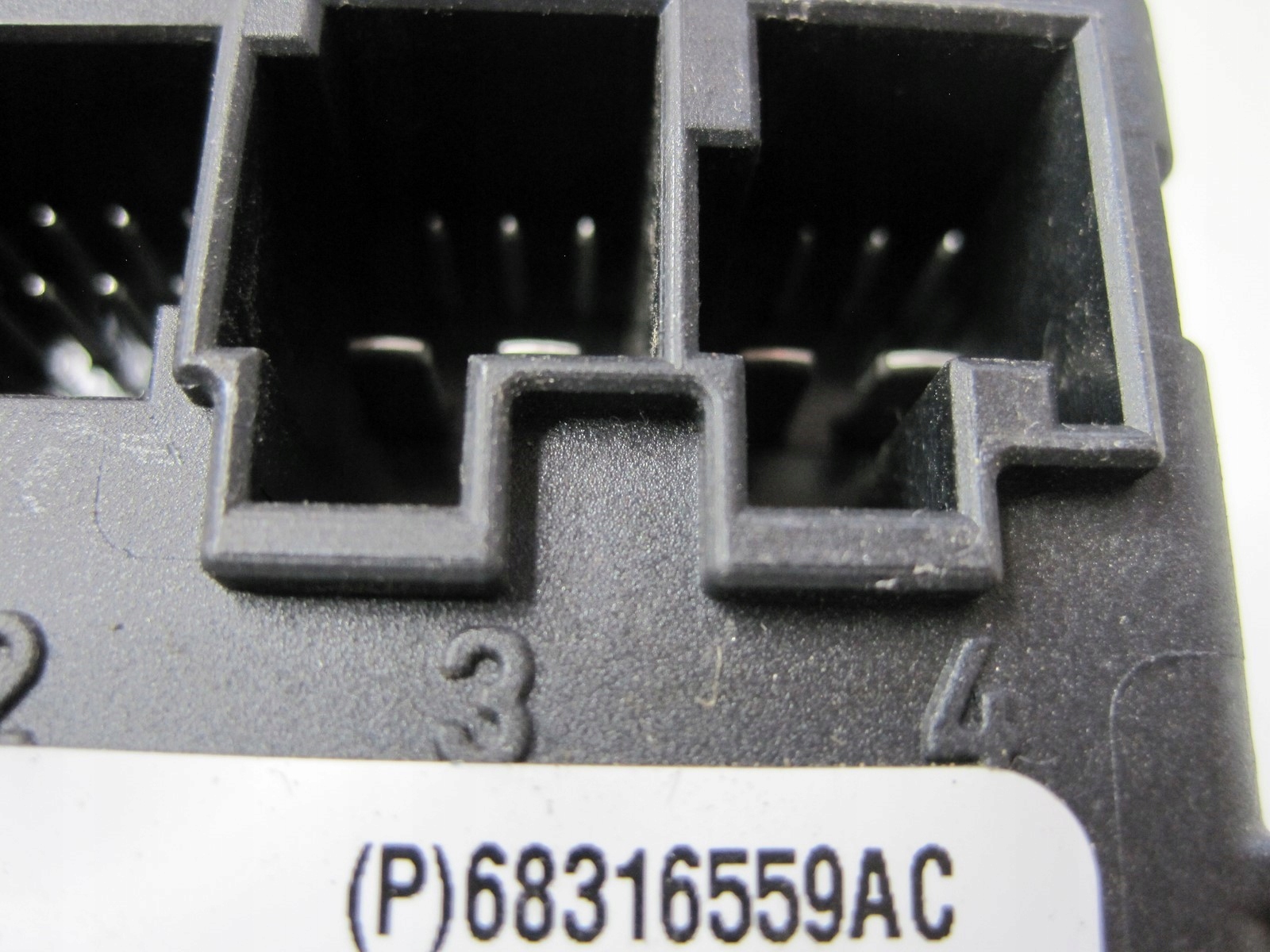 Moduł sterownik drzwi Jeep Grand Cherokee Wk2 P68316559AC Kod producenta P68316559AC