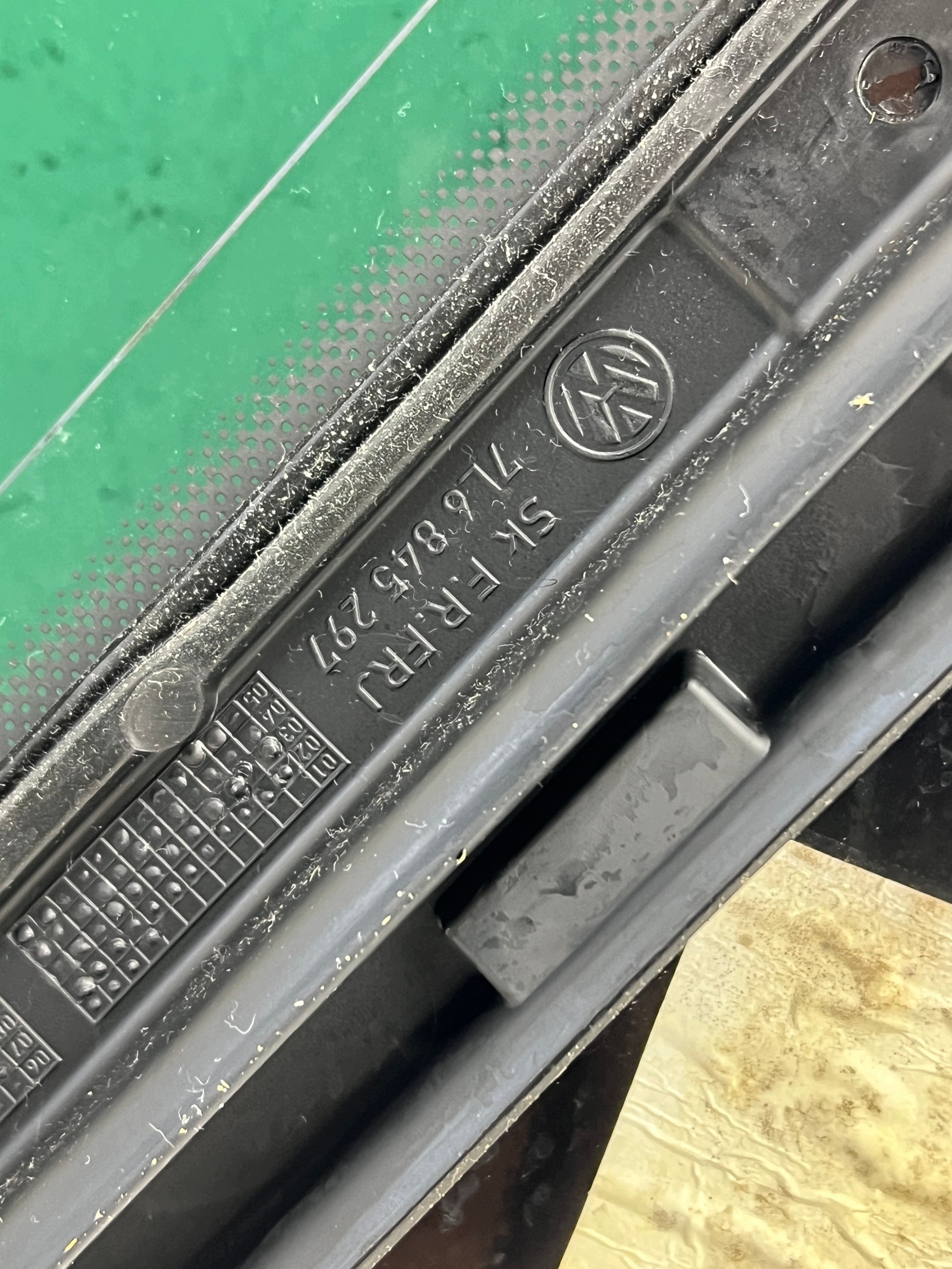 VW TOUAREG und 7L fenster karoserie links hinten 7L6845297