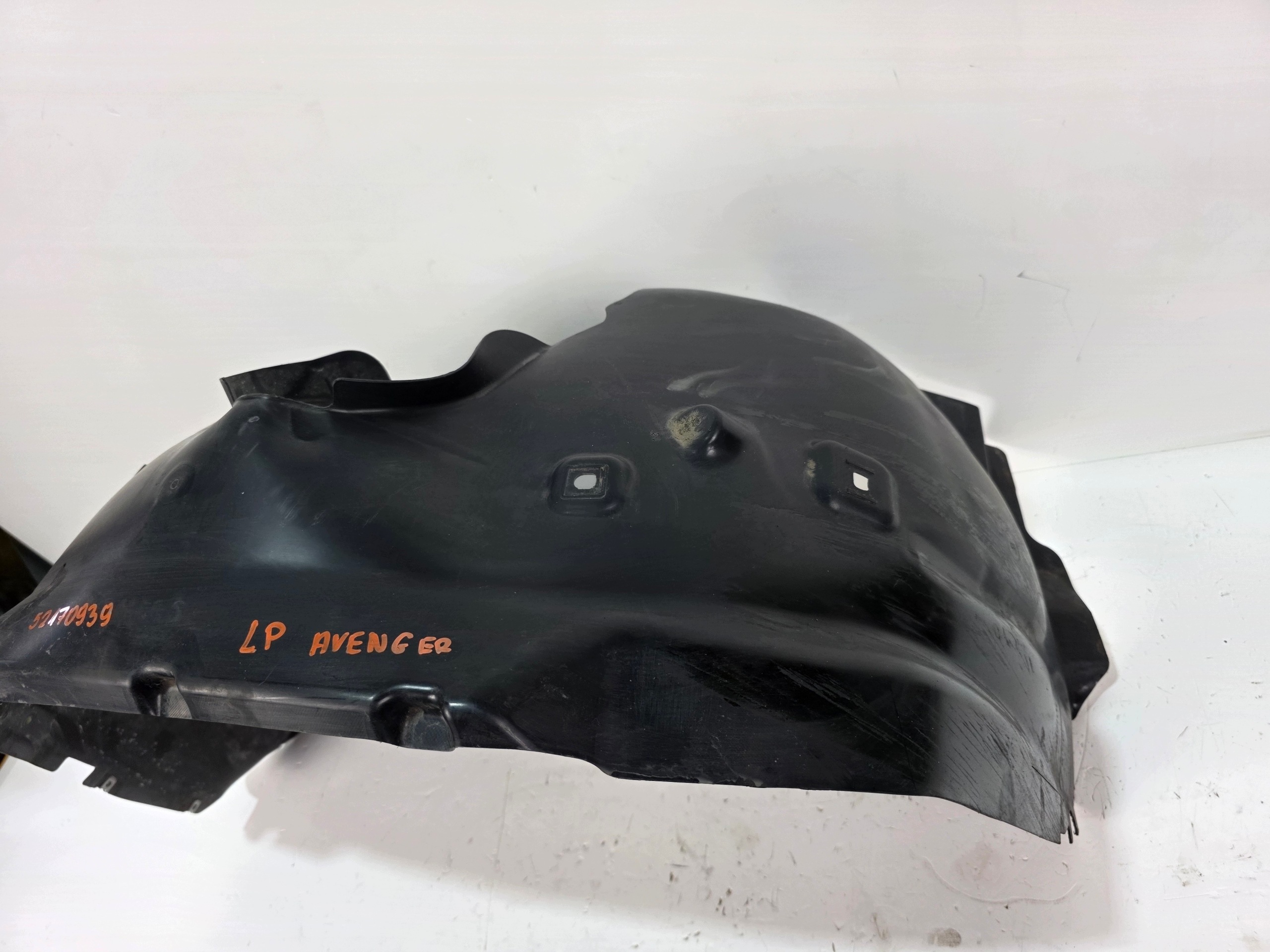 mudguard left front JEEP AVENGER 52170939