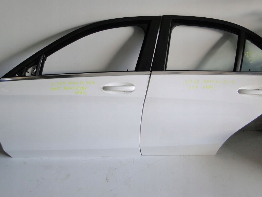 MERCEDES C KLASA W 205 DRZWI LEWE PRZÓD TYŁ AKRYL Strona zabudowy przód - lewa
