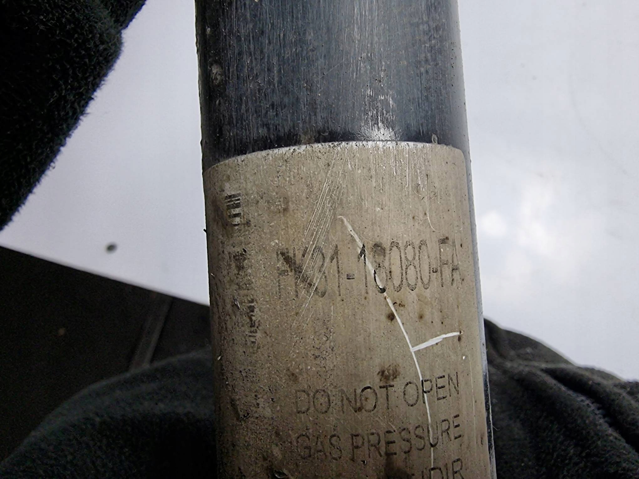shock absorber left rear part FK31-18080-FA FORD TRANSIT MK8