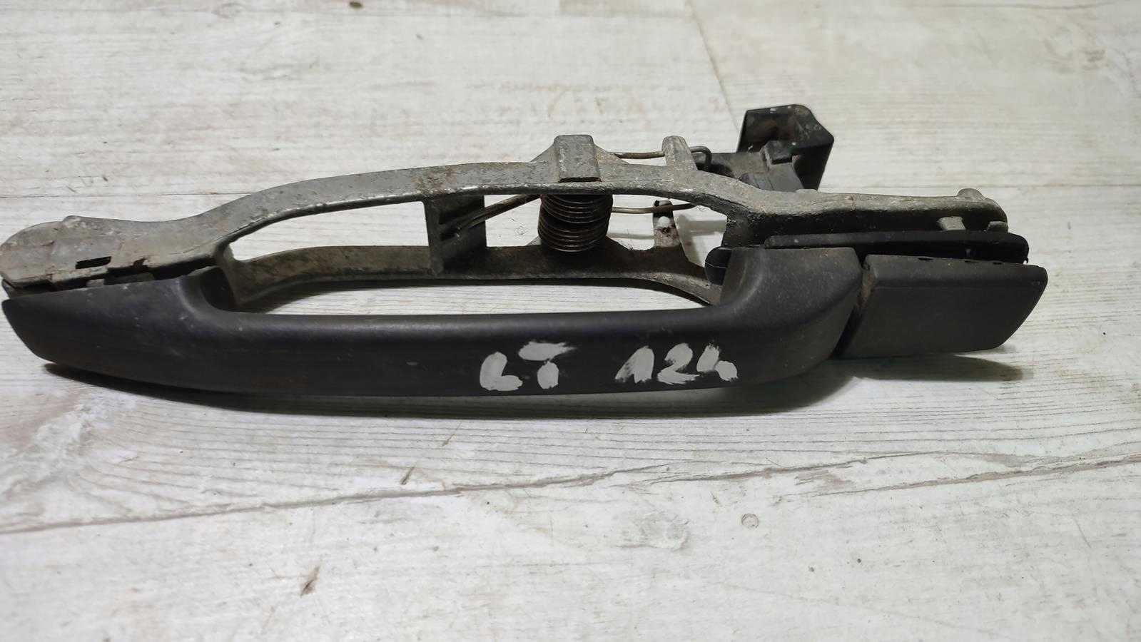 handle door left rear part Mercedes w124