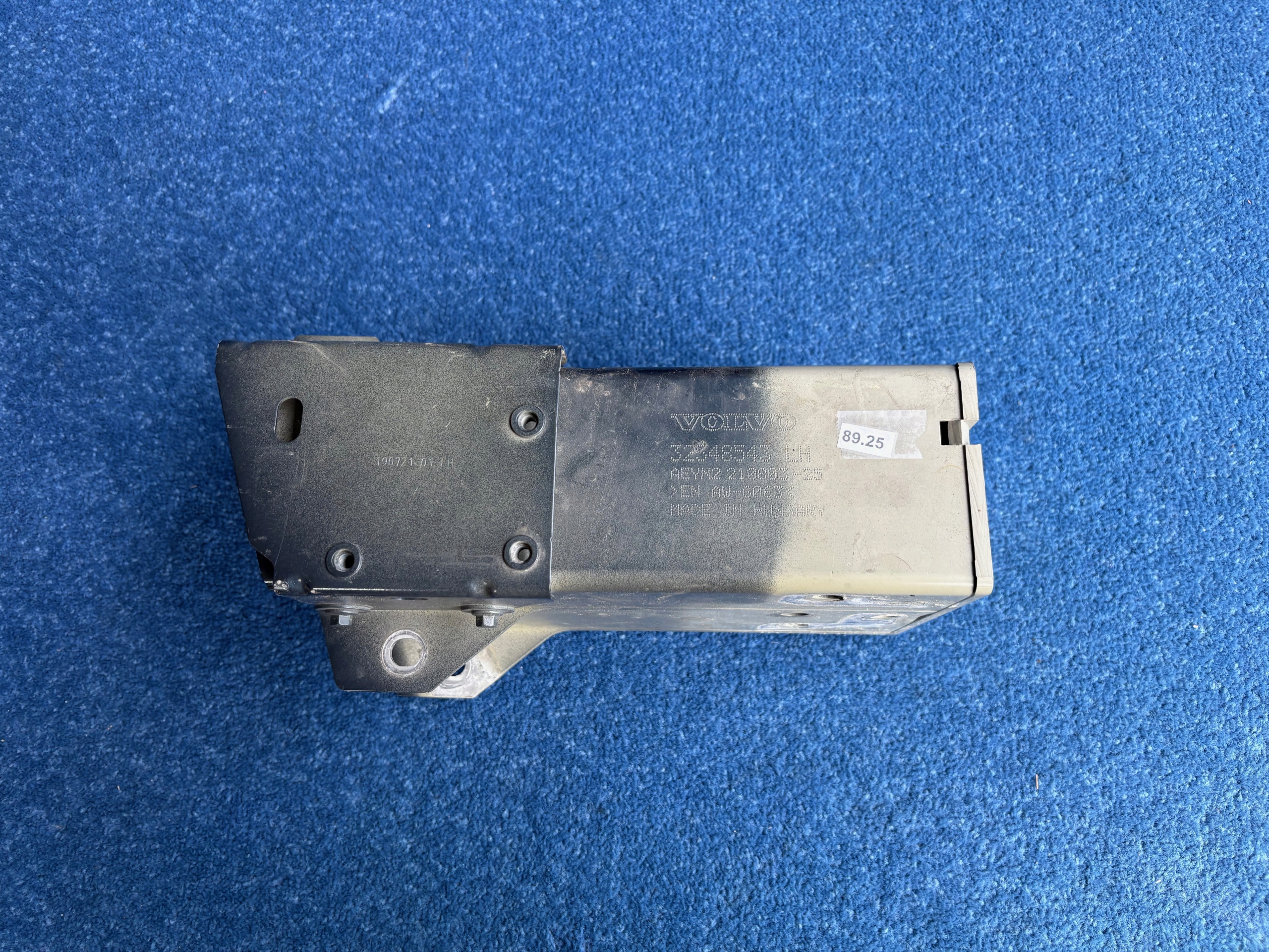 VOLVO XC60 II beam tip sider left side part 32348543