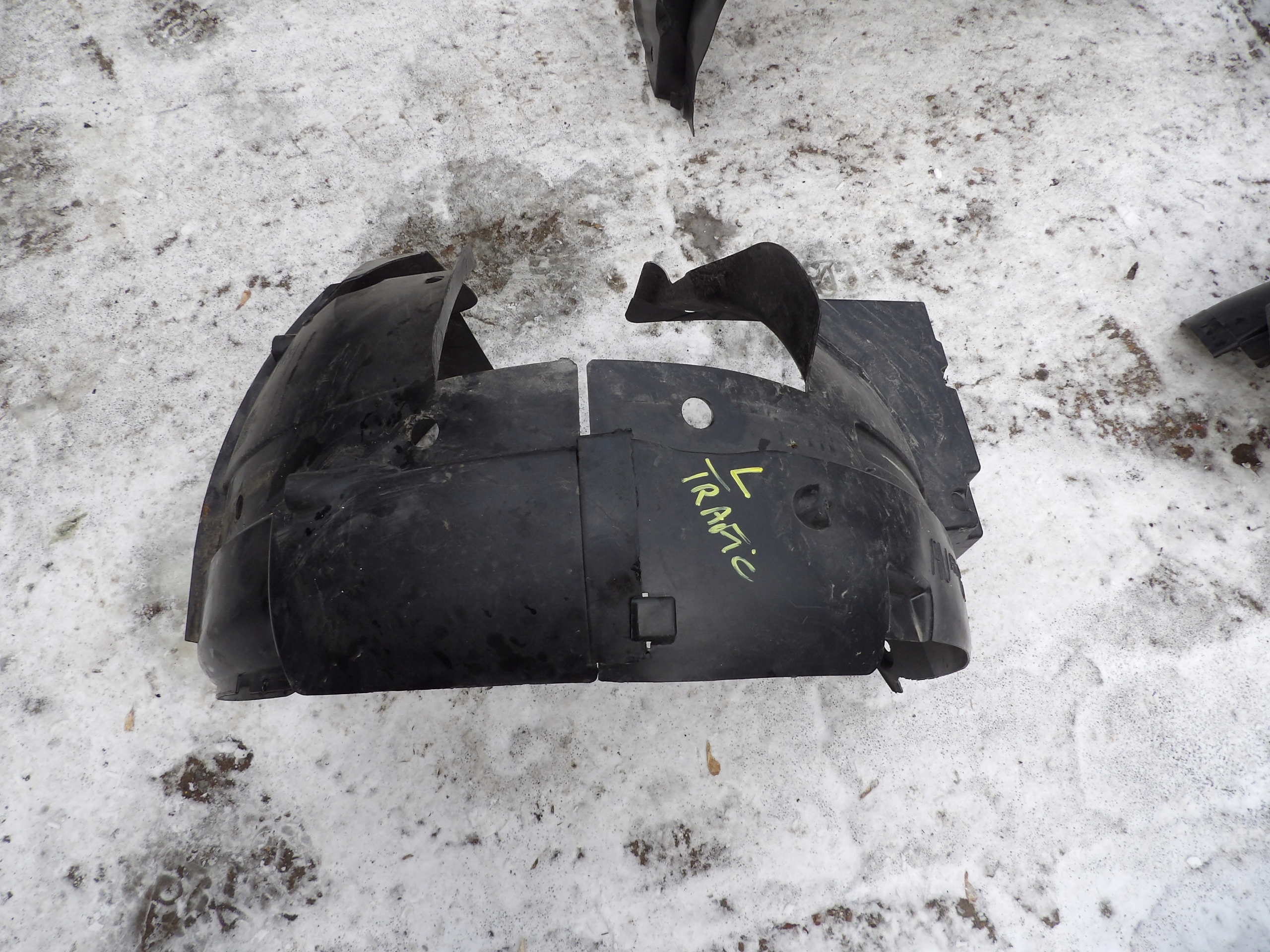 LEWE PRZEDNIE NADKOLE RENAULT TRAFIC III 3